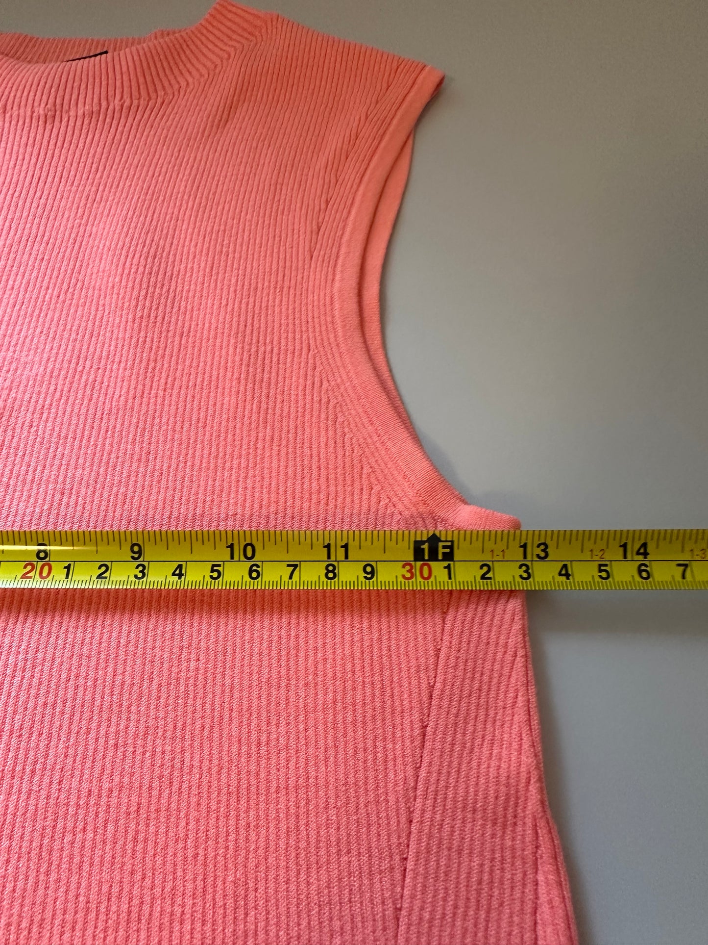 Boss Sleeveless Ribbed Coral Mock Neck Tank Top | Size Large
