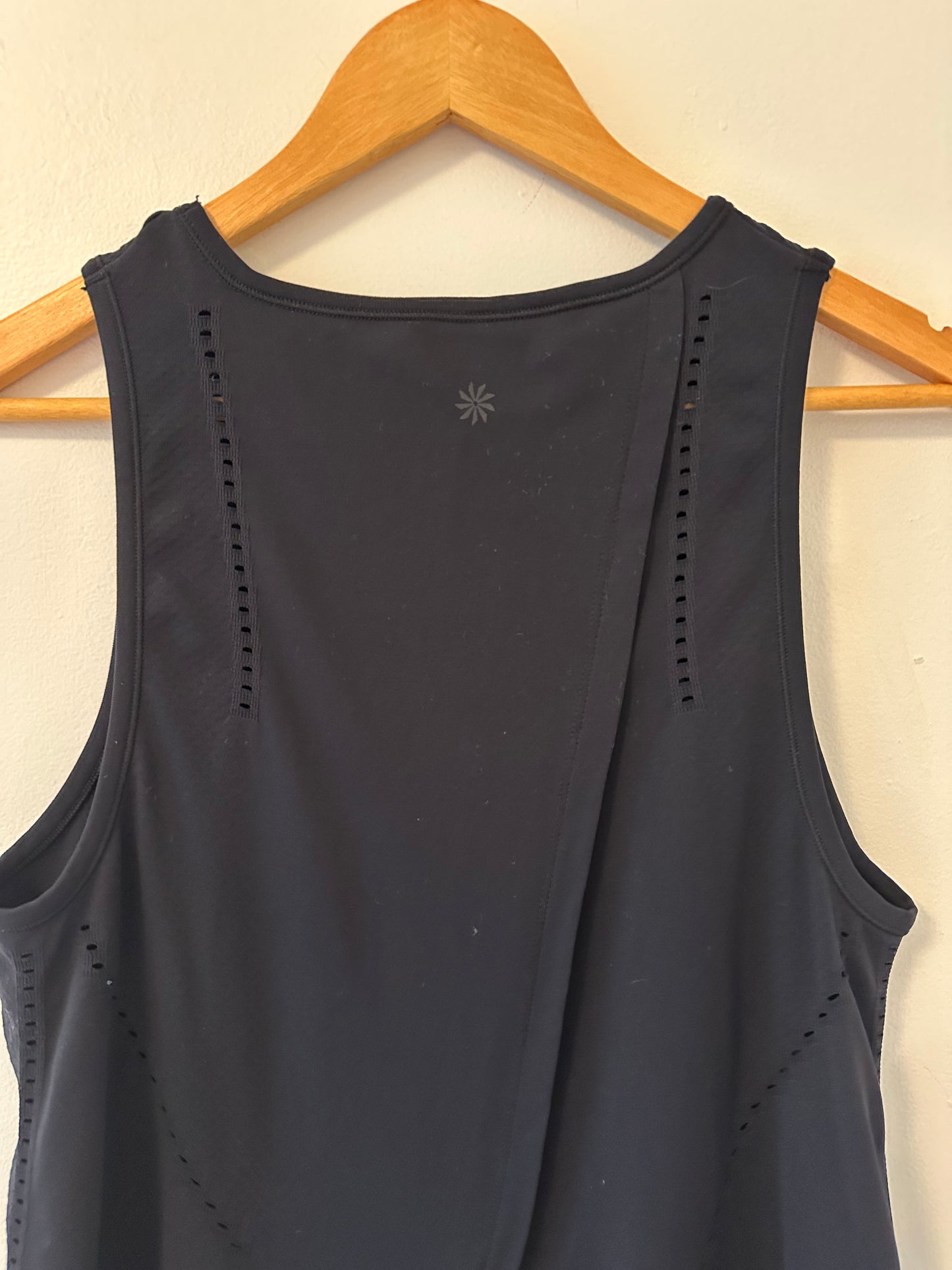 Athleta Foothill Seamless Tank in Black - Size Medium