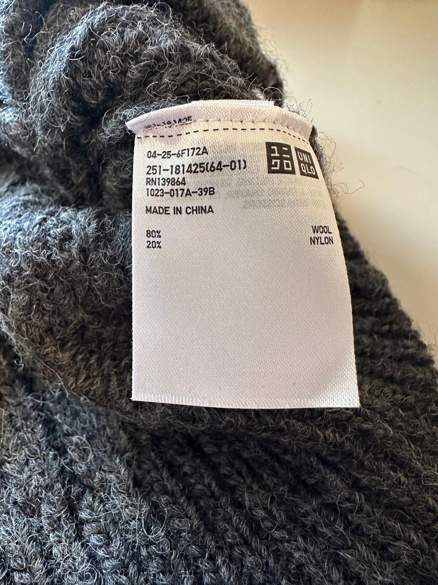 Uniqlo Dark Gray Cable Knit Wool Blend Cardigan | Size XS