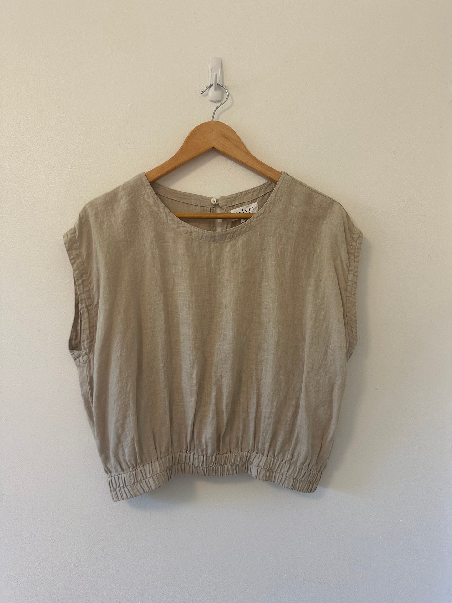 Velvet by Graham & Spencer Light Tan Haylie Linen Crop Blouse - Size XS