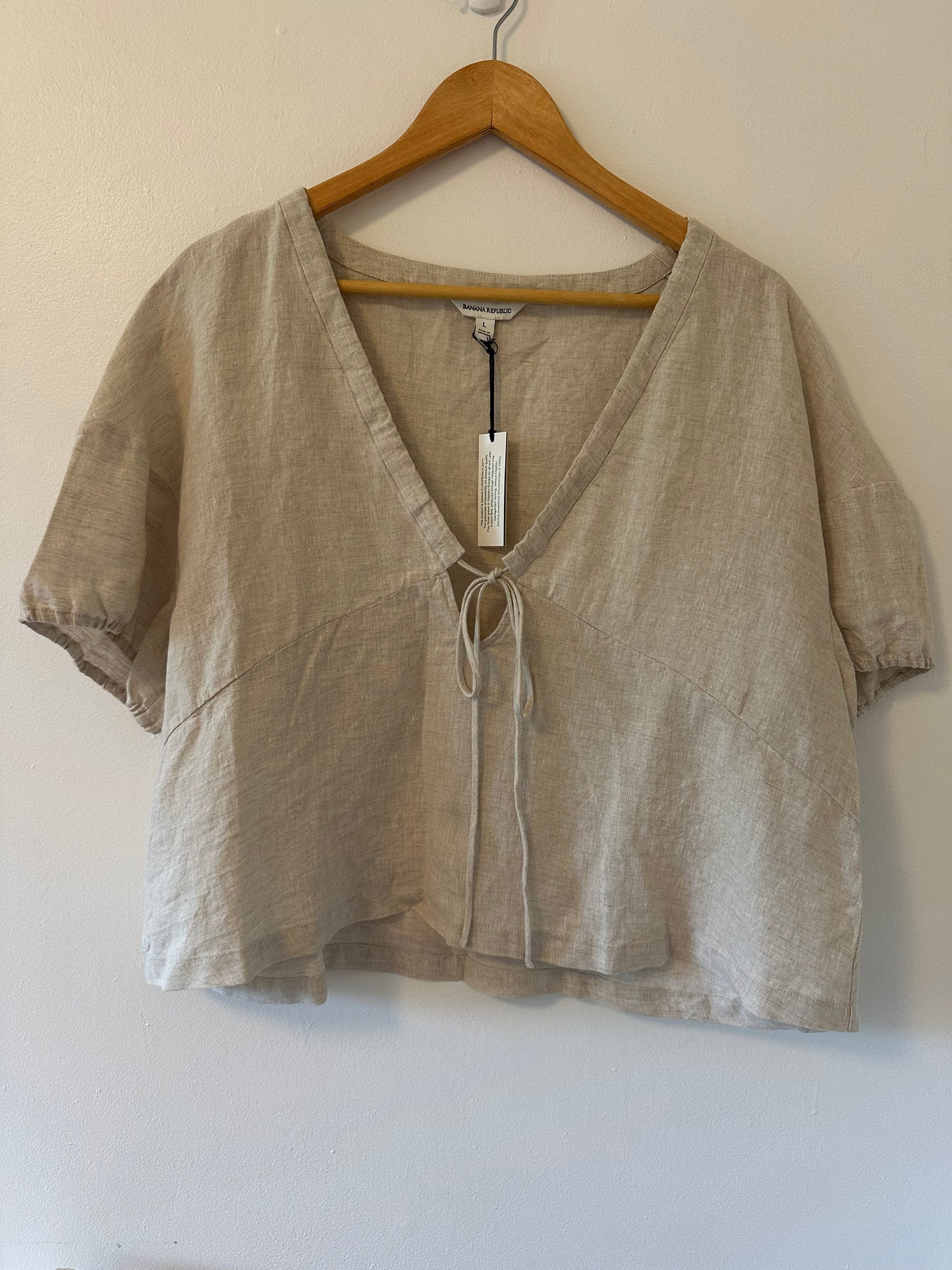 Banana Republic Linen Tie Front V Neck Top in Natural Size Large