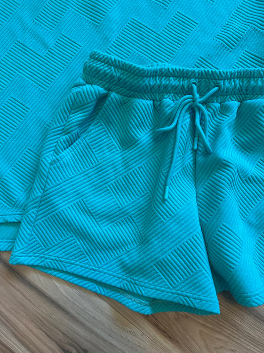See and Be Seen Teal Textured Top and Shorts Set - Size Large