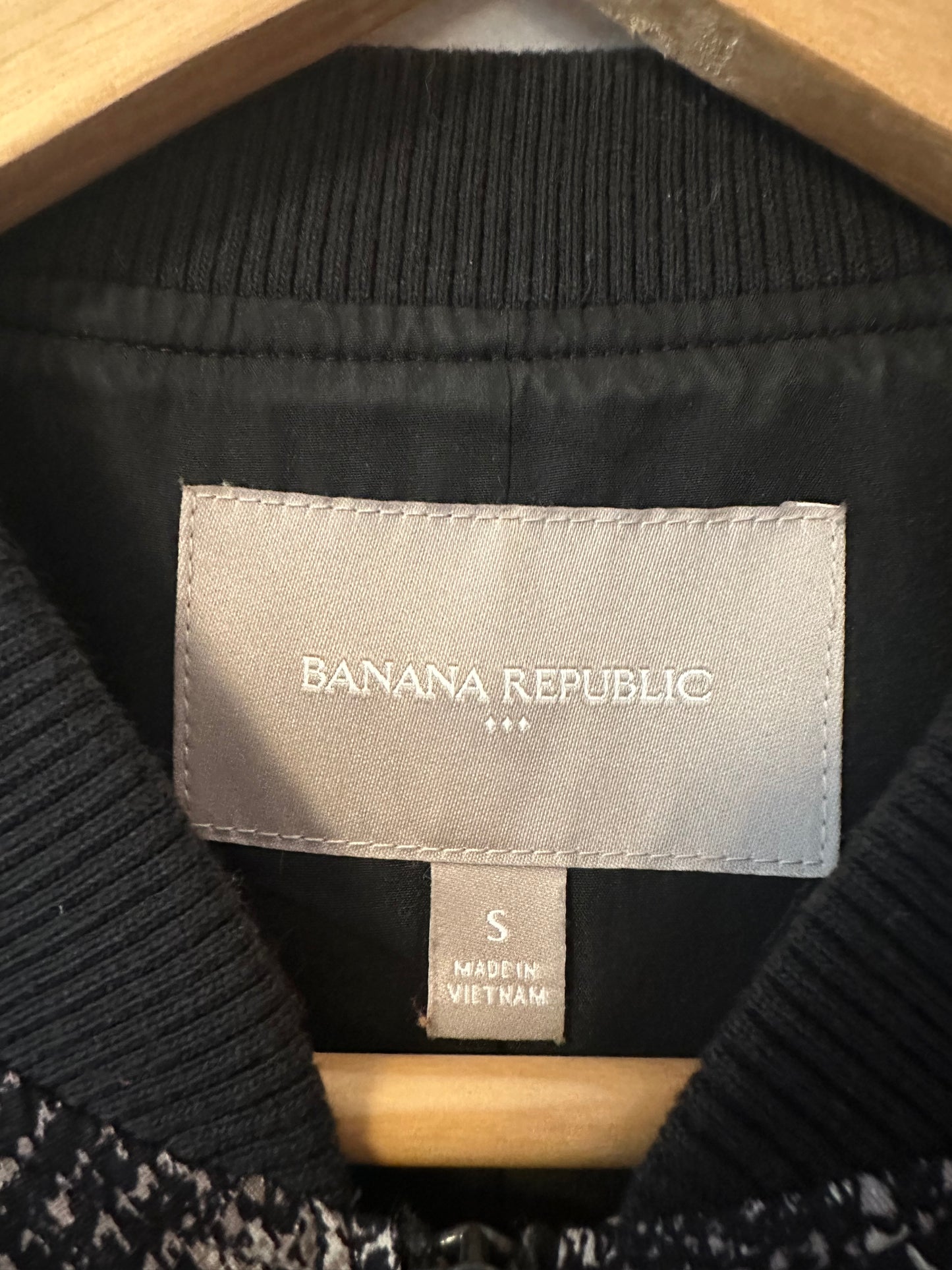 Banana Republic Black and Gray Snake Print Bomber Zip Up Jacket | Size Small