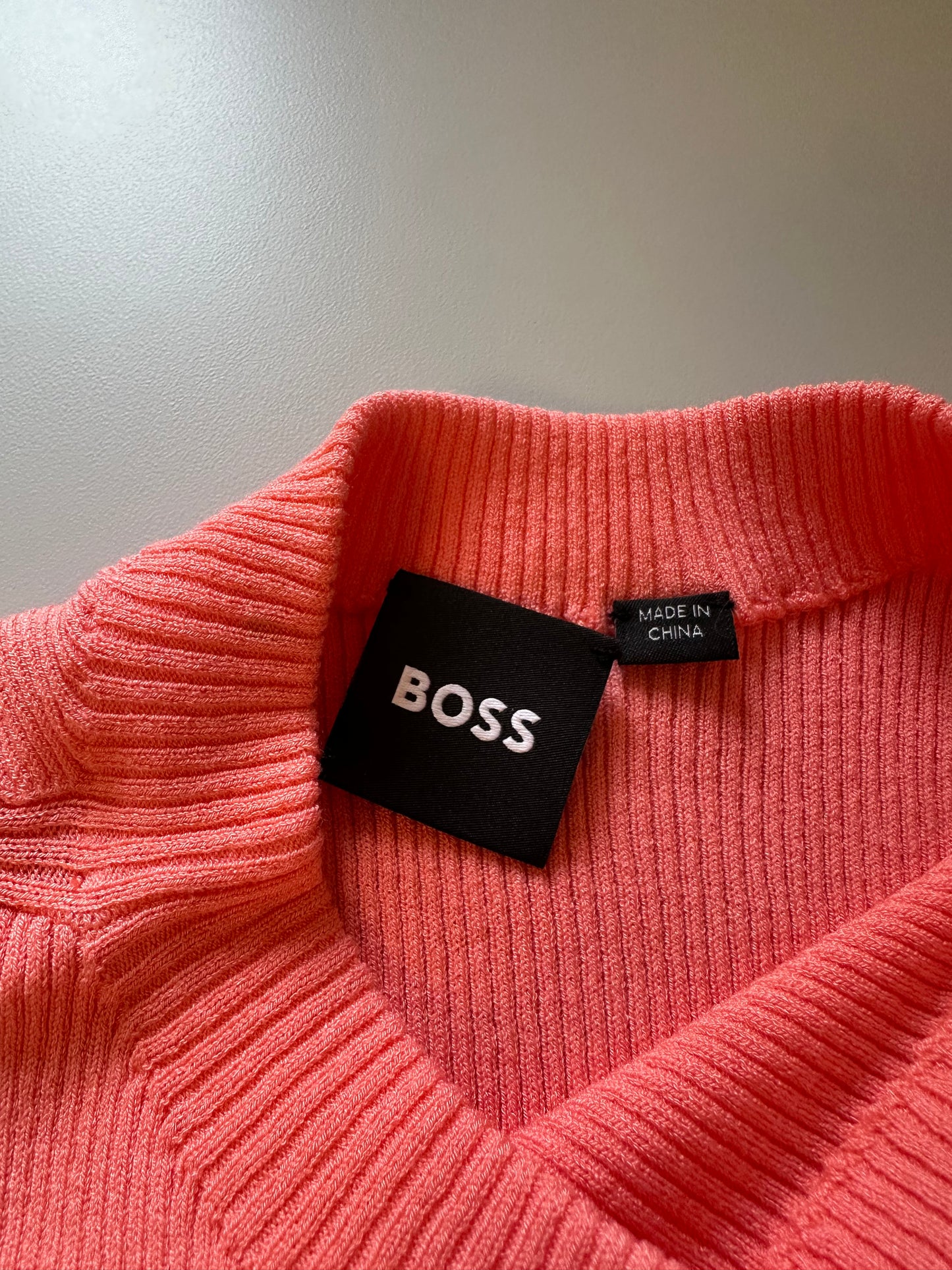 Boss Sleeveless Ribbed Coral Mock Neck Tank Top | Size Large