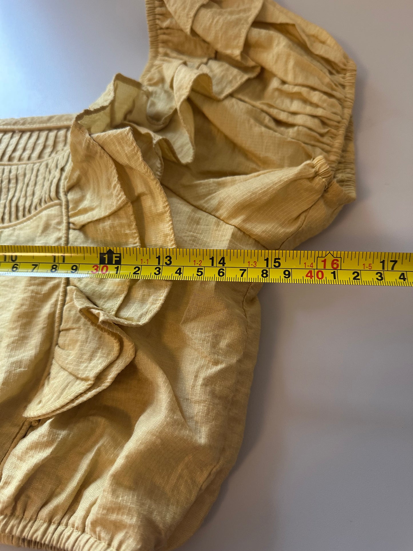 Moon River Puff Sleeve Yellow Ruffled Cropped Blouse | Size XS