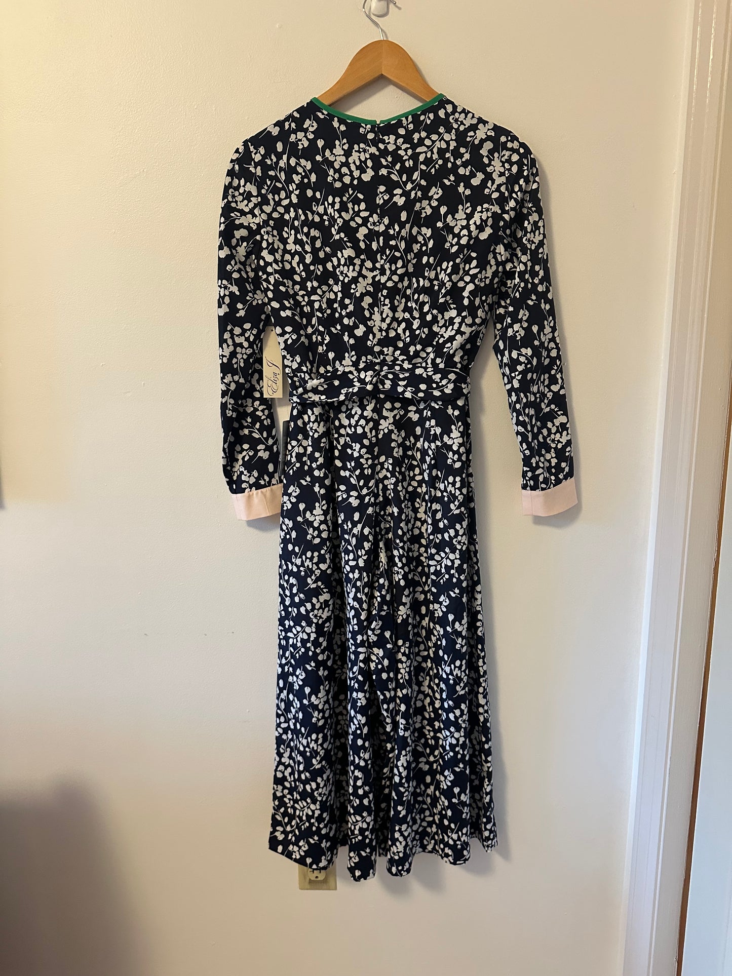 Eliza J NWT Leaf Print Navy and White Floral Wide Leg Cropped Jumpsuit | Size 2