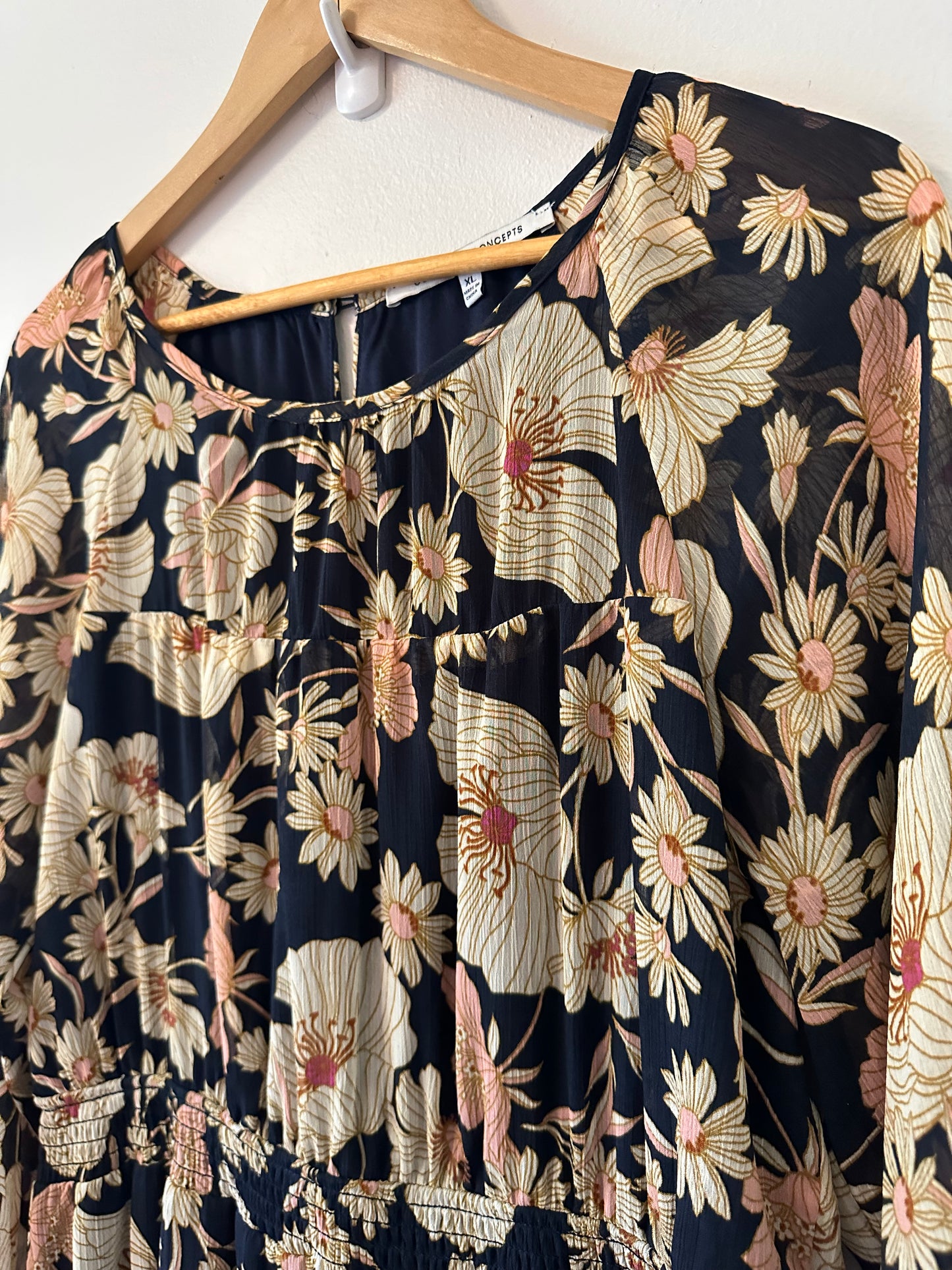 Collective Concepts Chiffon Black and Cream Floral Dress | Size XL