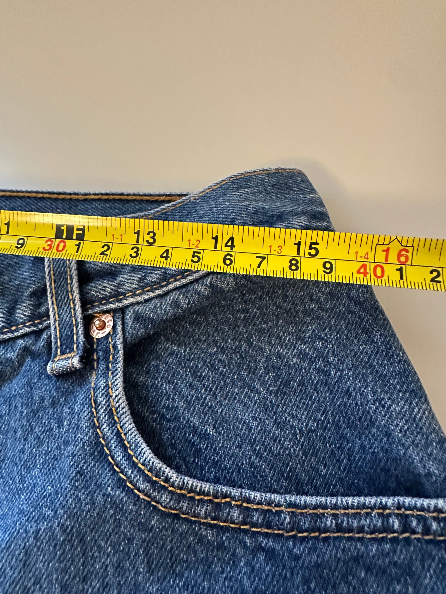 Levi's Vintage 550 Classic Relaxed Fit High Rise Blue Jeans | Size 14