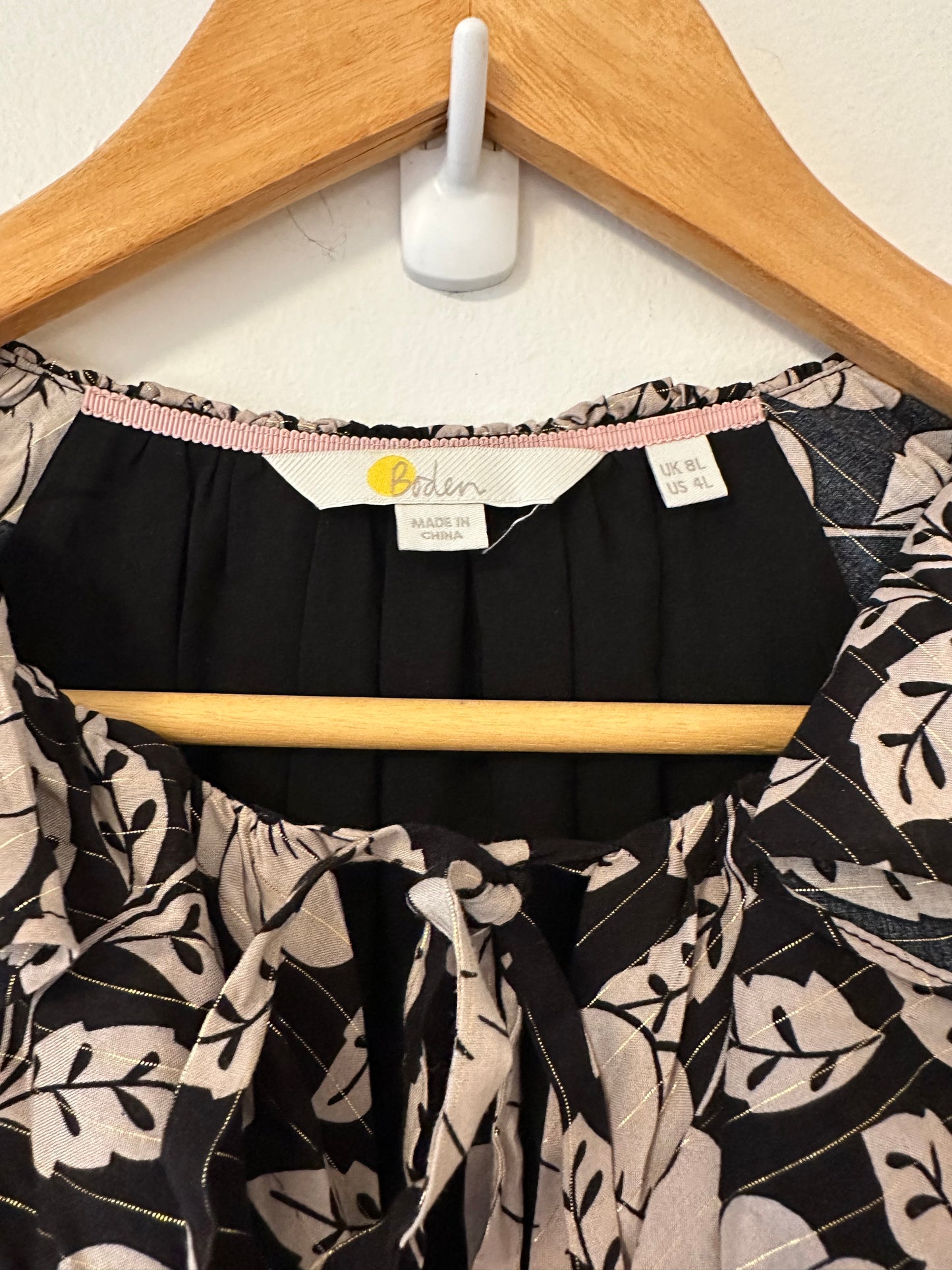 Boden Ruffle Neck Long Sleeve Dress in Black and Tan | Size 4L
