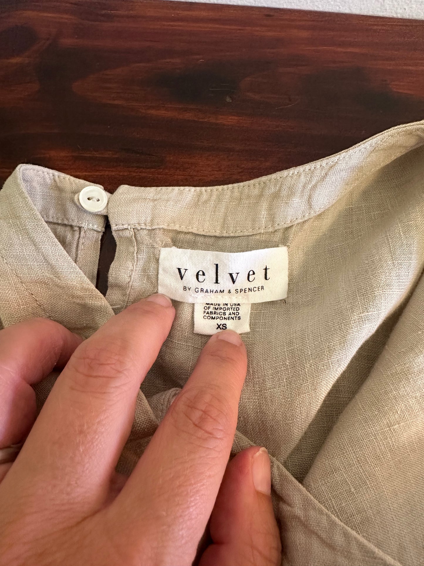 Velvet by Graham & Spencer Light Tan Haylie Linen Crop Blouse - Size XS