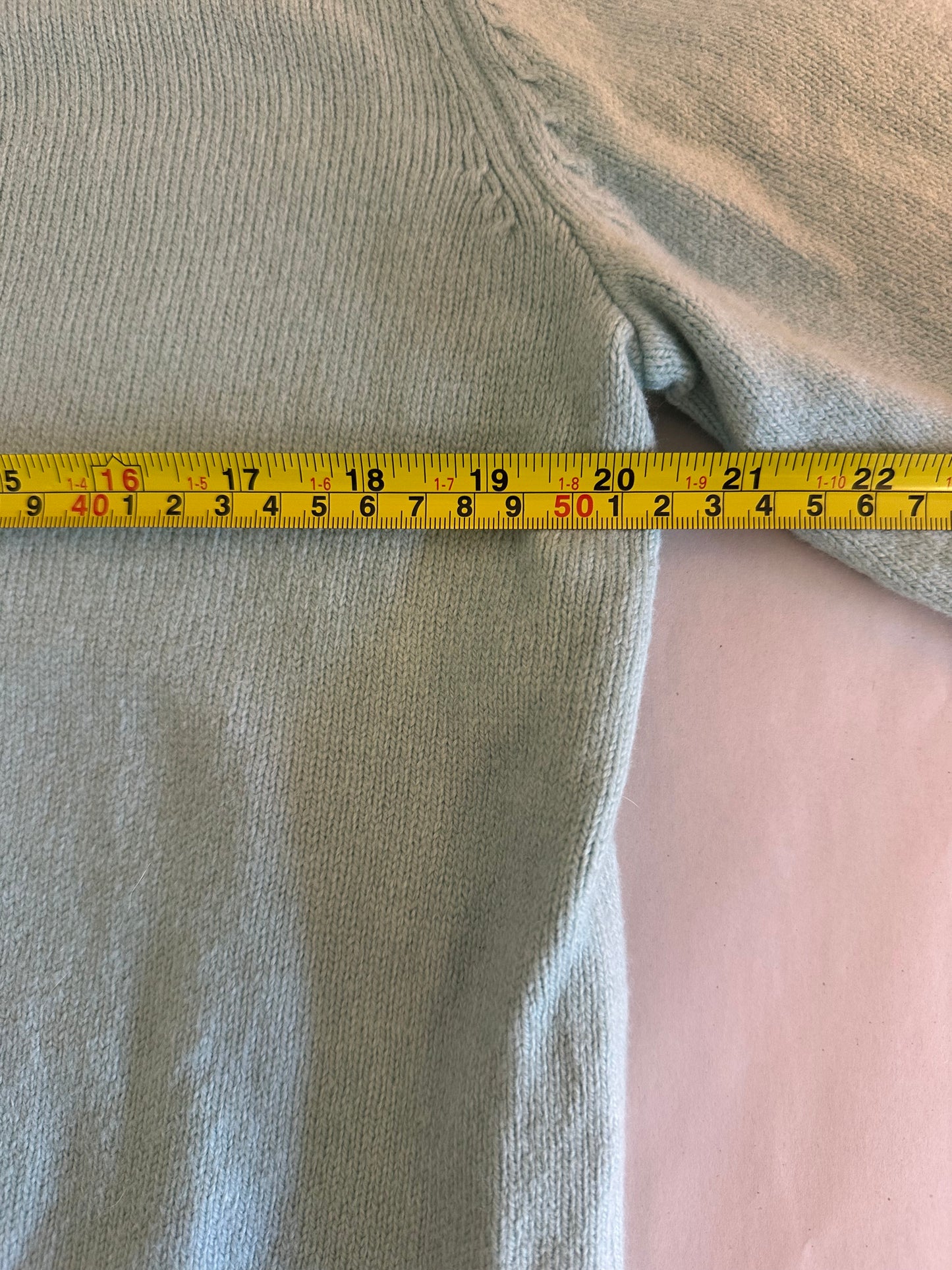 Banana Republic Perfectly Soft Crewneck Sweater in Blue Water - Size Small