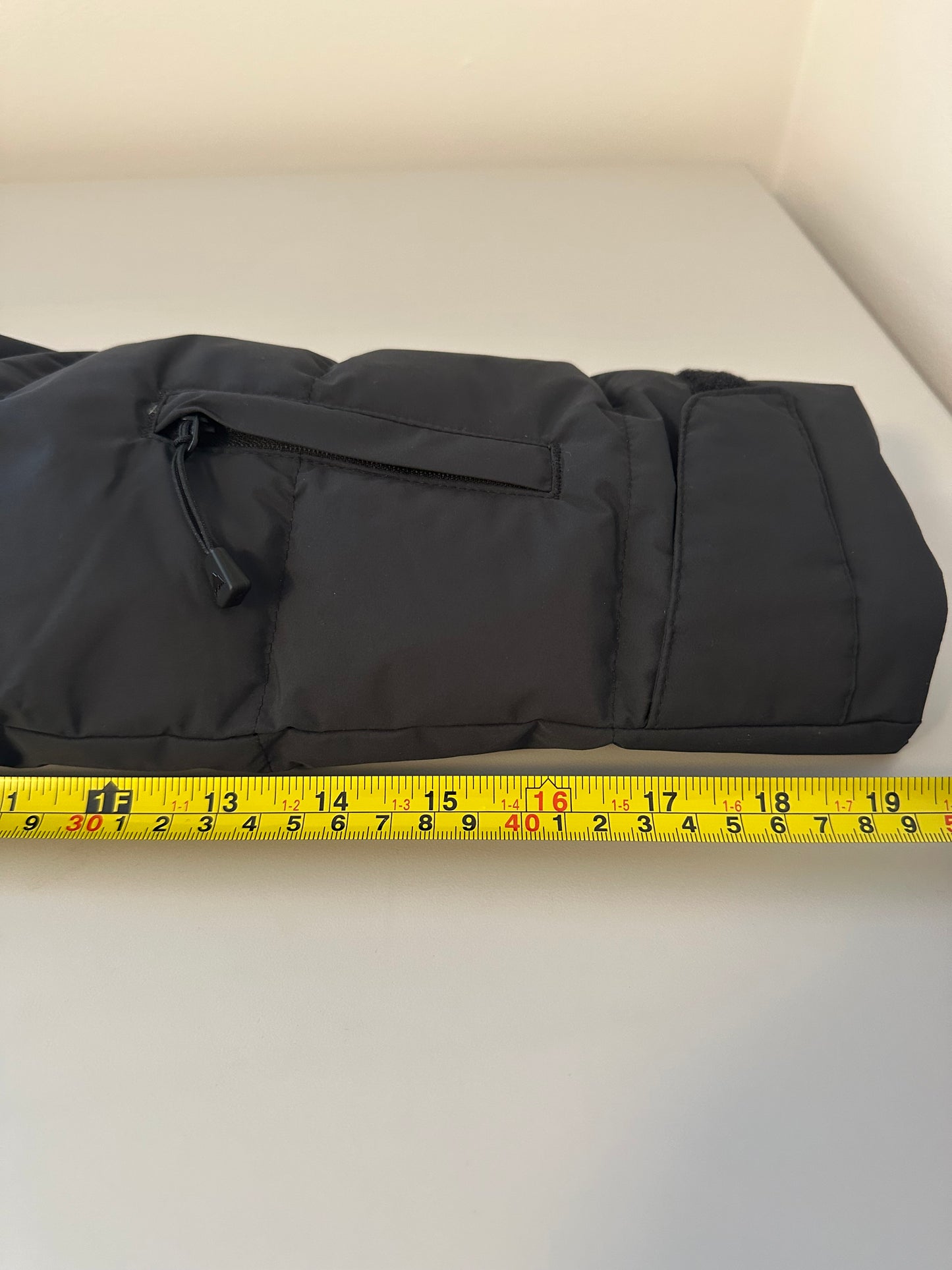 Burton Loyil Down Snowboard Jacket in Black | Size Small