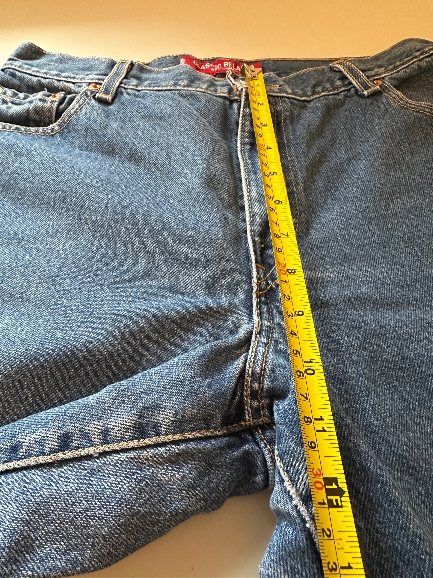 Levi's Vintage 550 Classic Relaxed Fit High Rise Blue Jeans | Size 14