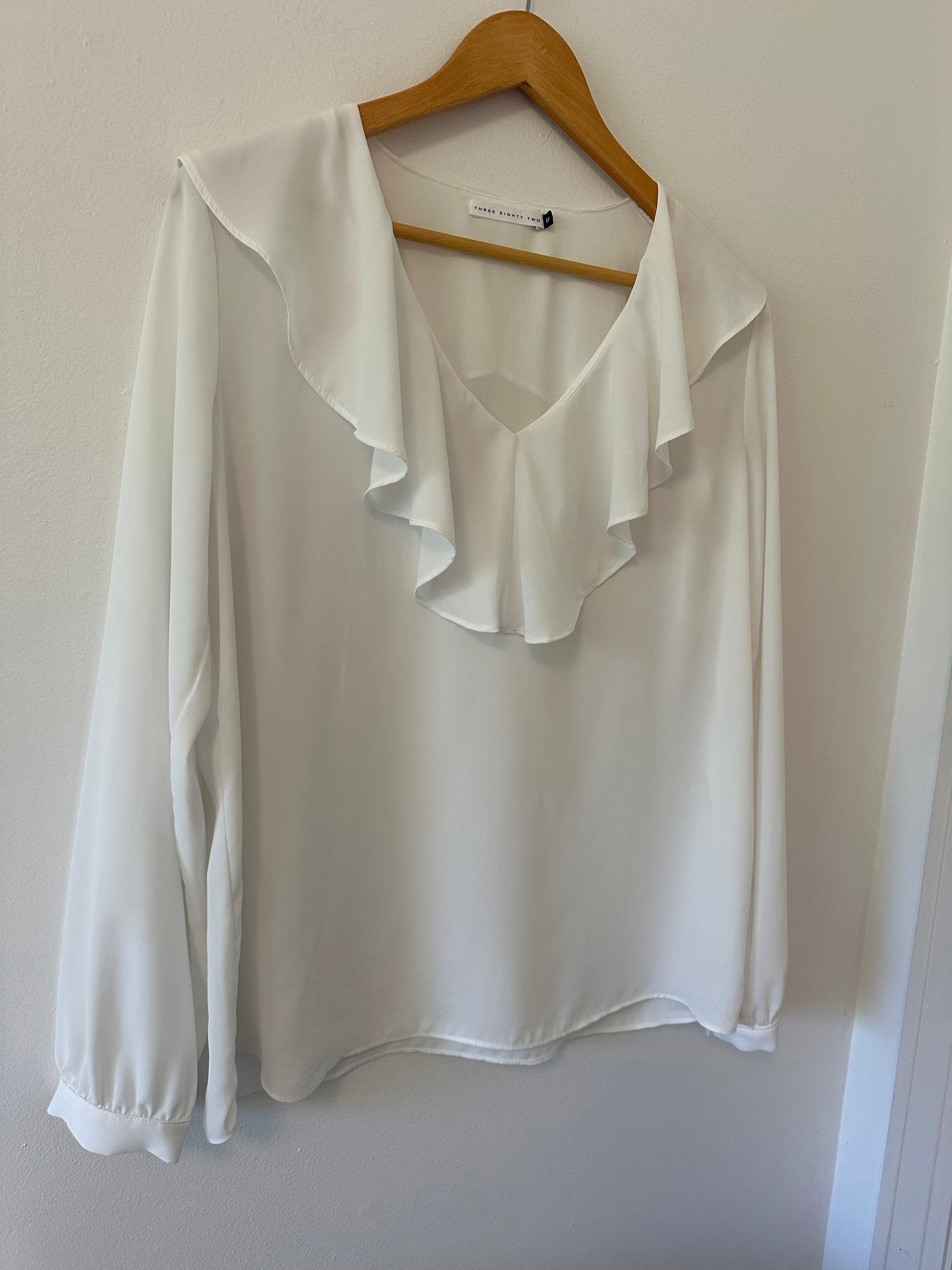 Three Eighty Two White Ruffle V-Neck Blouse Size Medium
