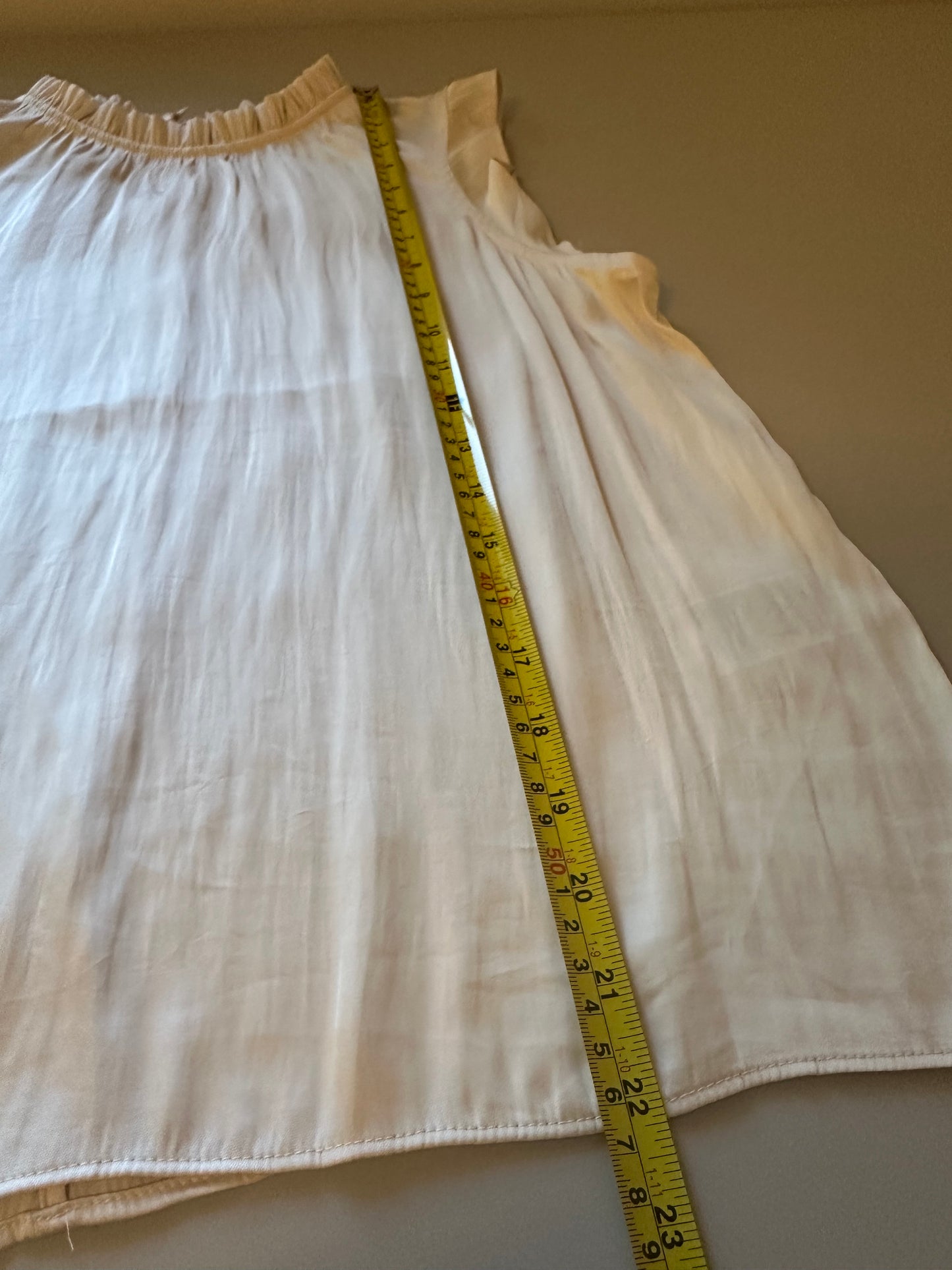 Banana Republic - Cream Ruffle Sleeve Blouse | Size Small