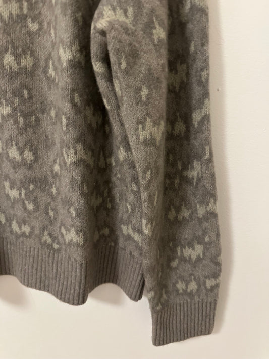 Athleta Gray Patterned Crew Neck Sweater | Size Large