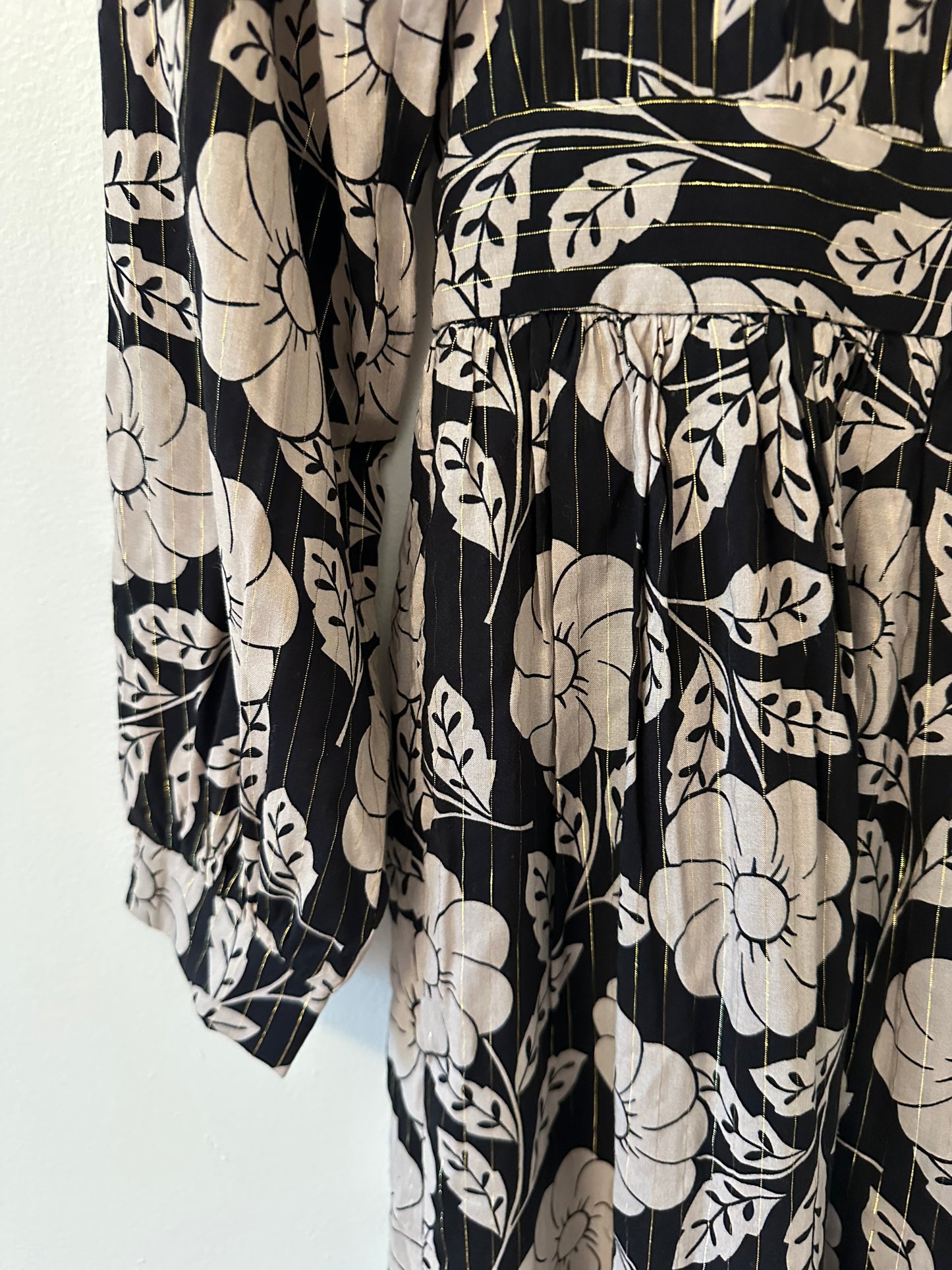 Boden Ruffle Neck Long Sleeve Dress in Black and Tan | Size 4L