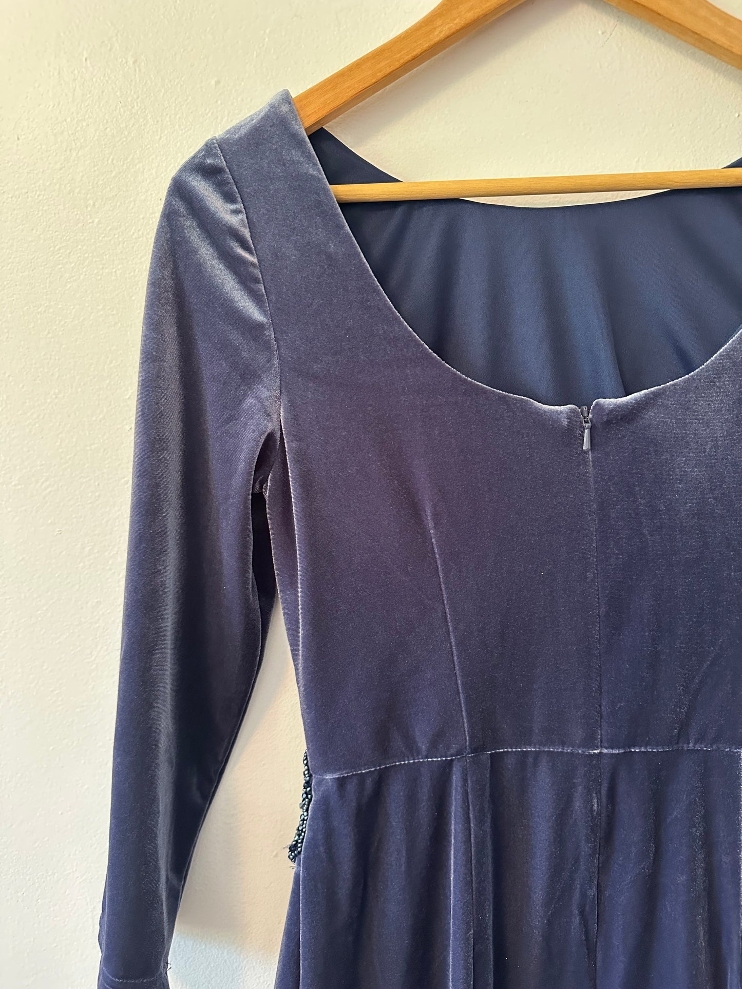 Oleg Cassini NWT Three-Quarter Sleeve Velvet Sheath Dress in Navy | Size 4
