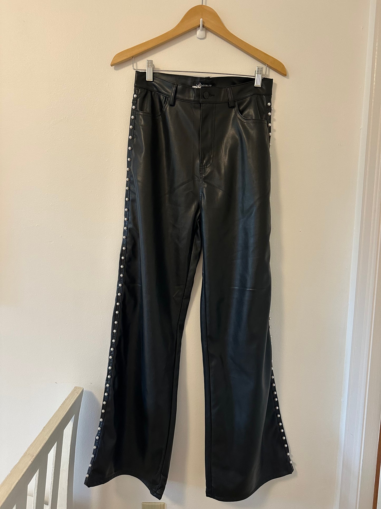 NWT Vibrant Black Leather Pants with Pearl Detailing - Size 28