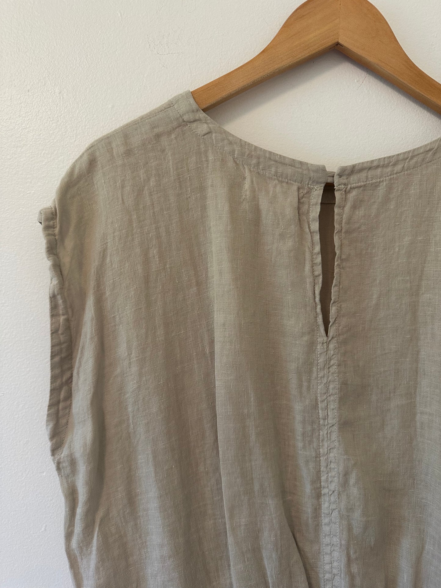 Velvet by Graham & Spencer Light Tan Haylie Linen Crop Blouse - Size XS