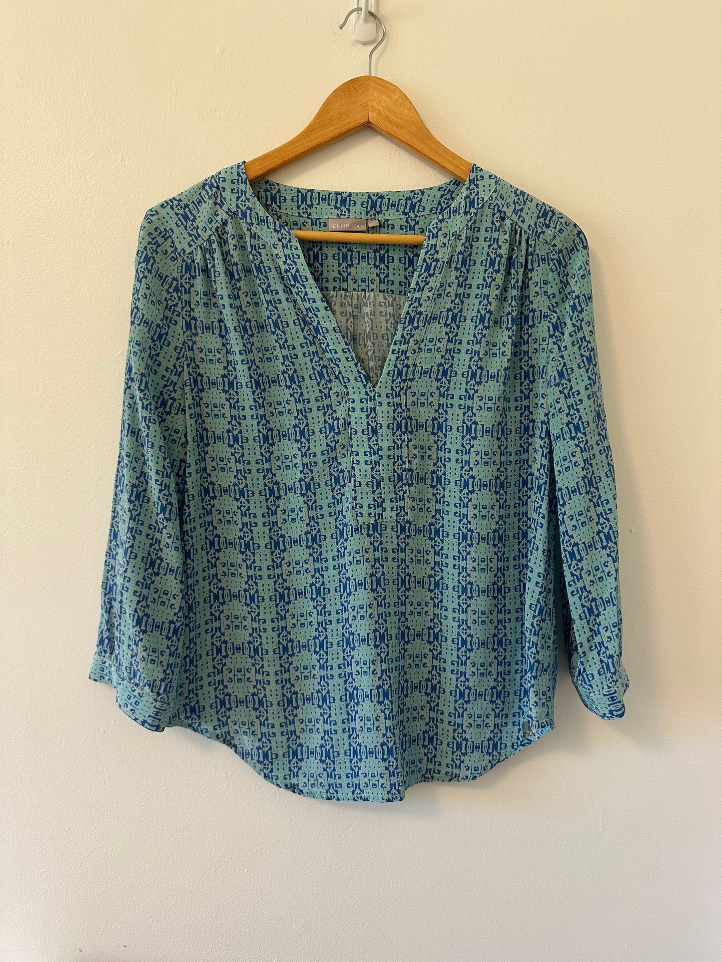 Ellie Kai Blue Patterned Women's Top - Size 4