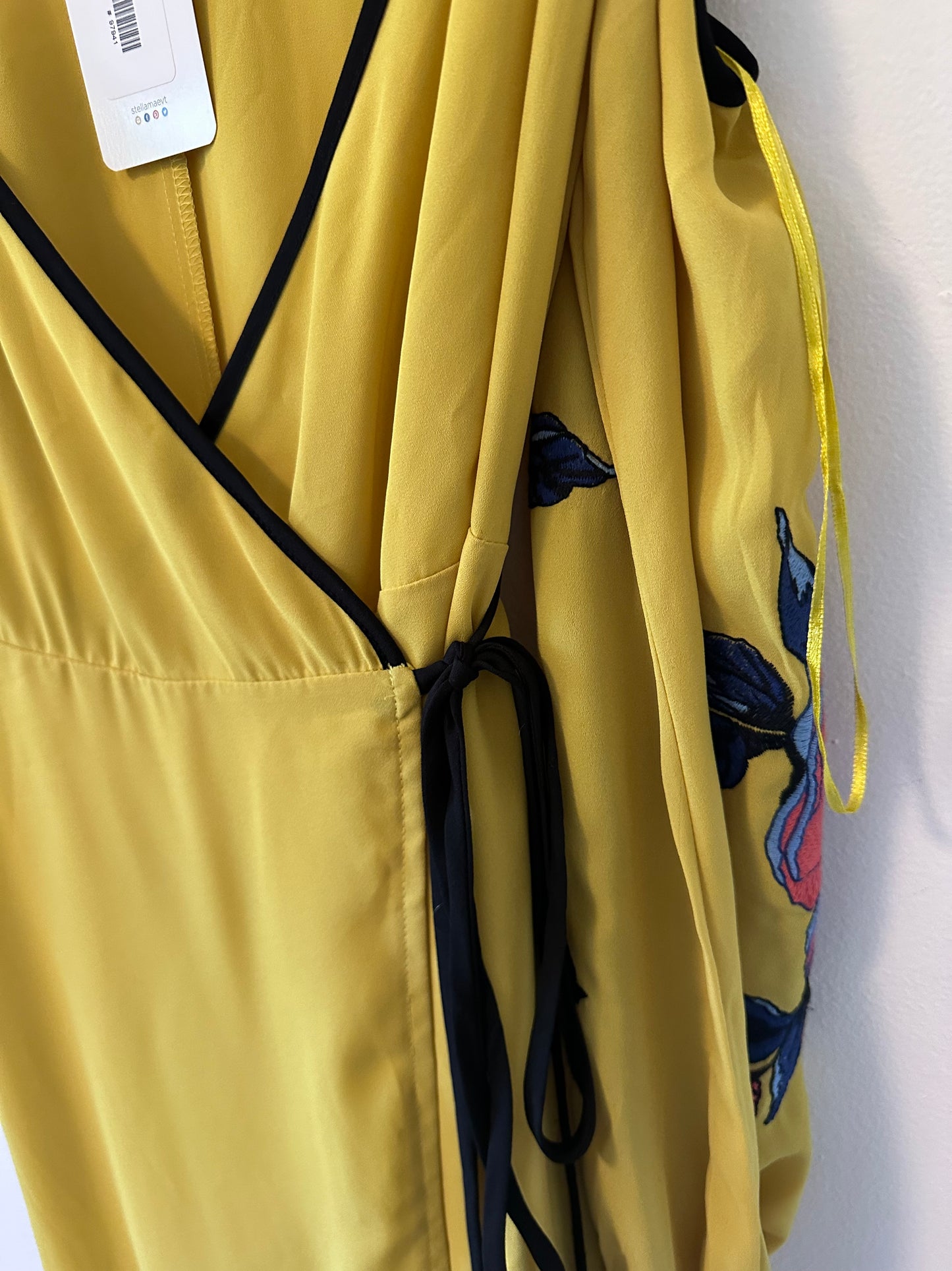 NWT The Room Yellow Long Sleeve Dress Cold Shoulder with Floral Details | Size Small