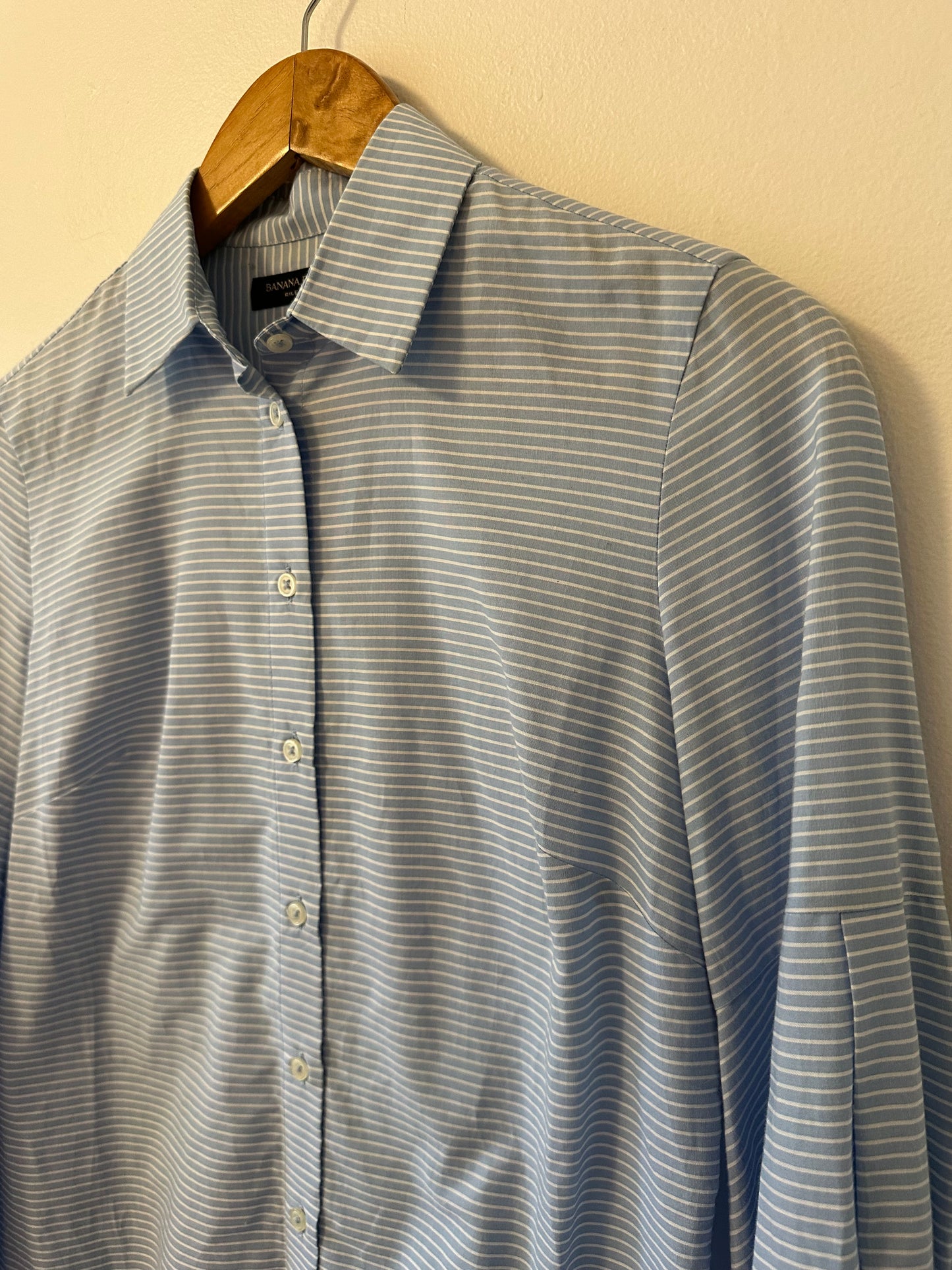 Banana Republic Light Blue Striped Button Down Shirt | Size 0