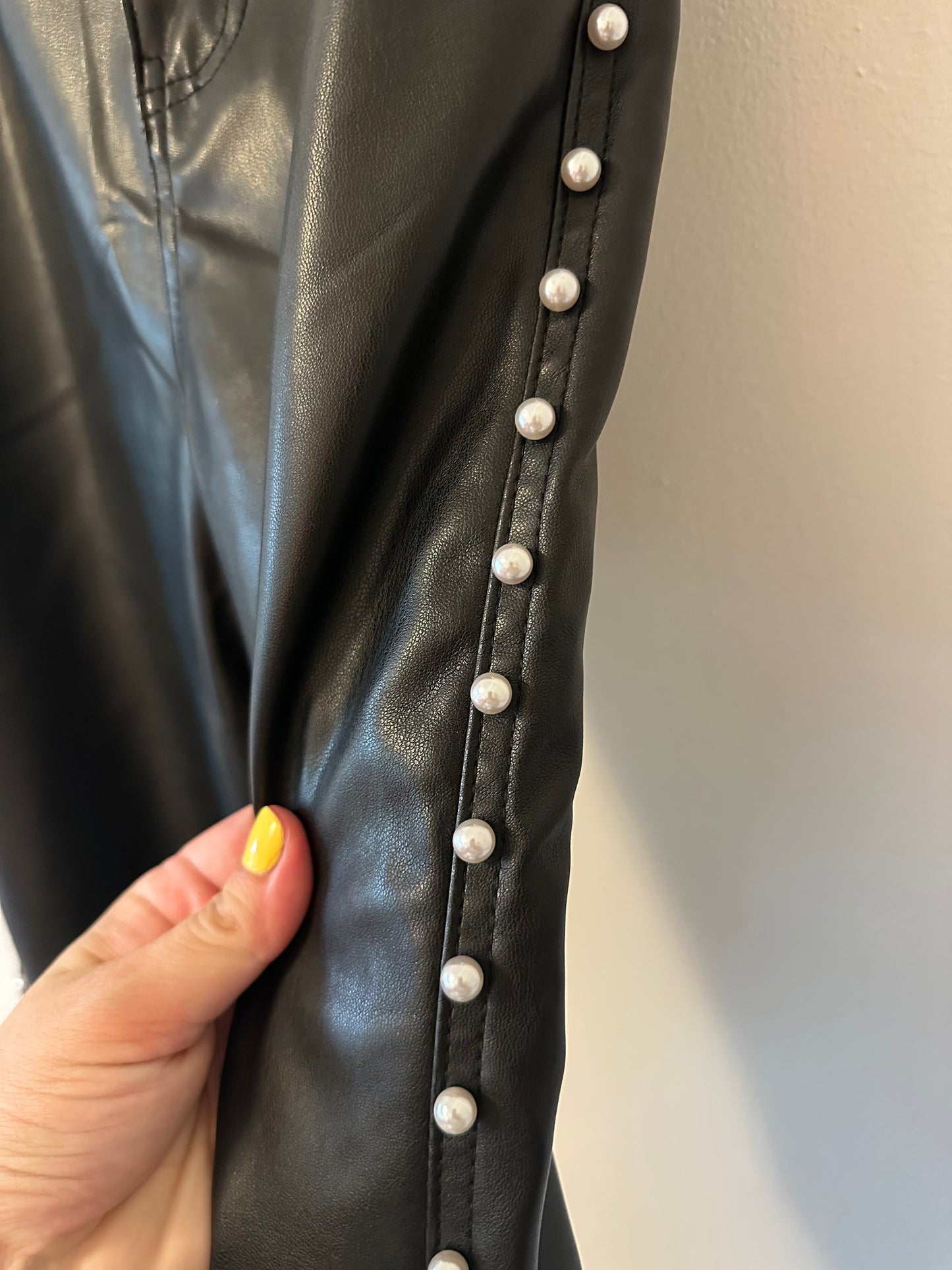 NWT Vibrant Black Leather Pants with Pearl Detailing - Size 28