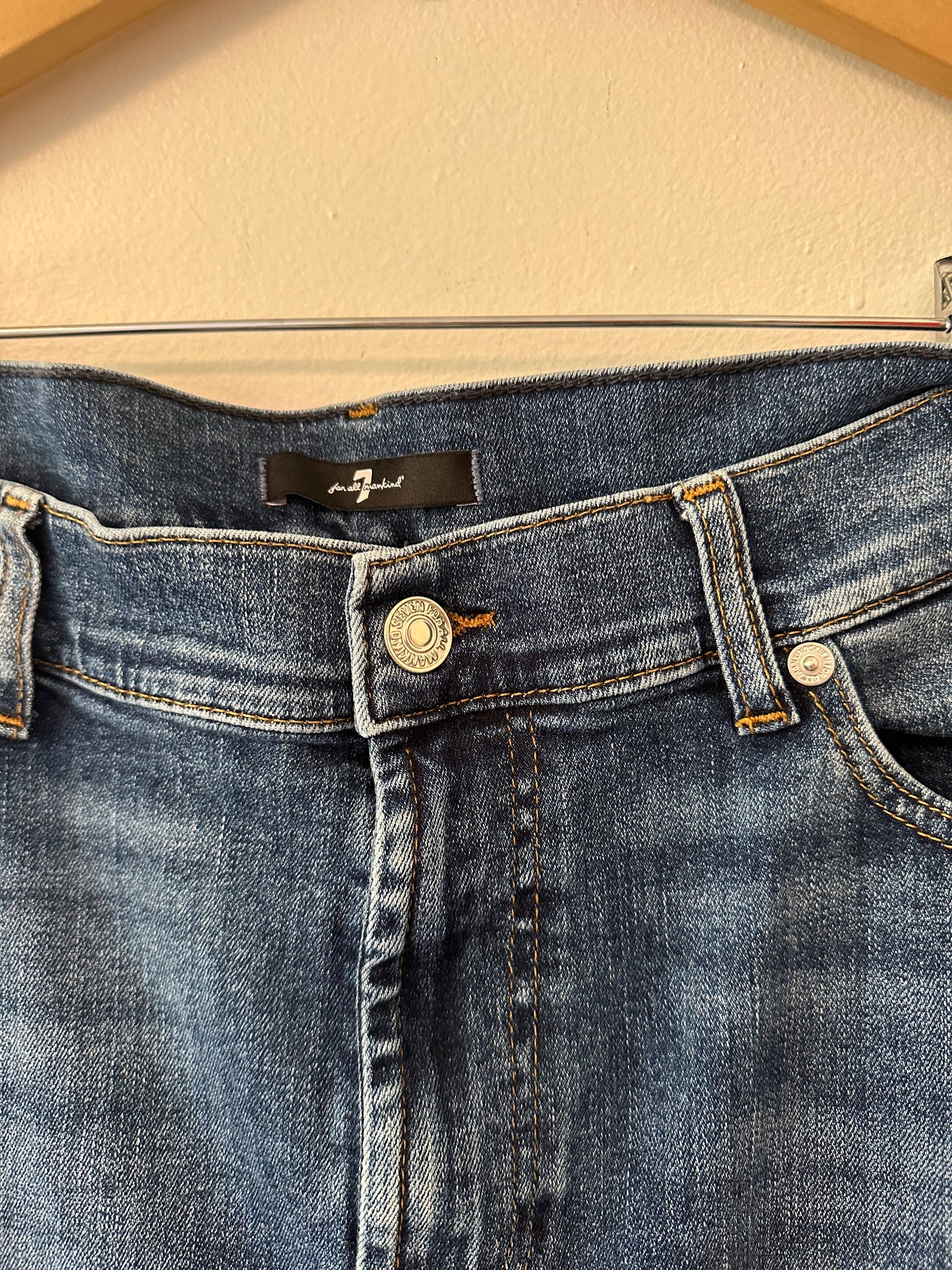 7 For All Mankind High Waist Slim Kick Jukebox with Hem Studs | Size 32