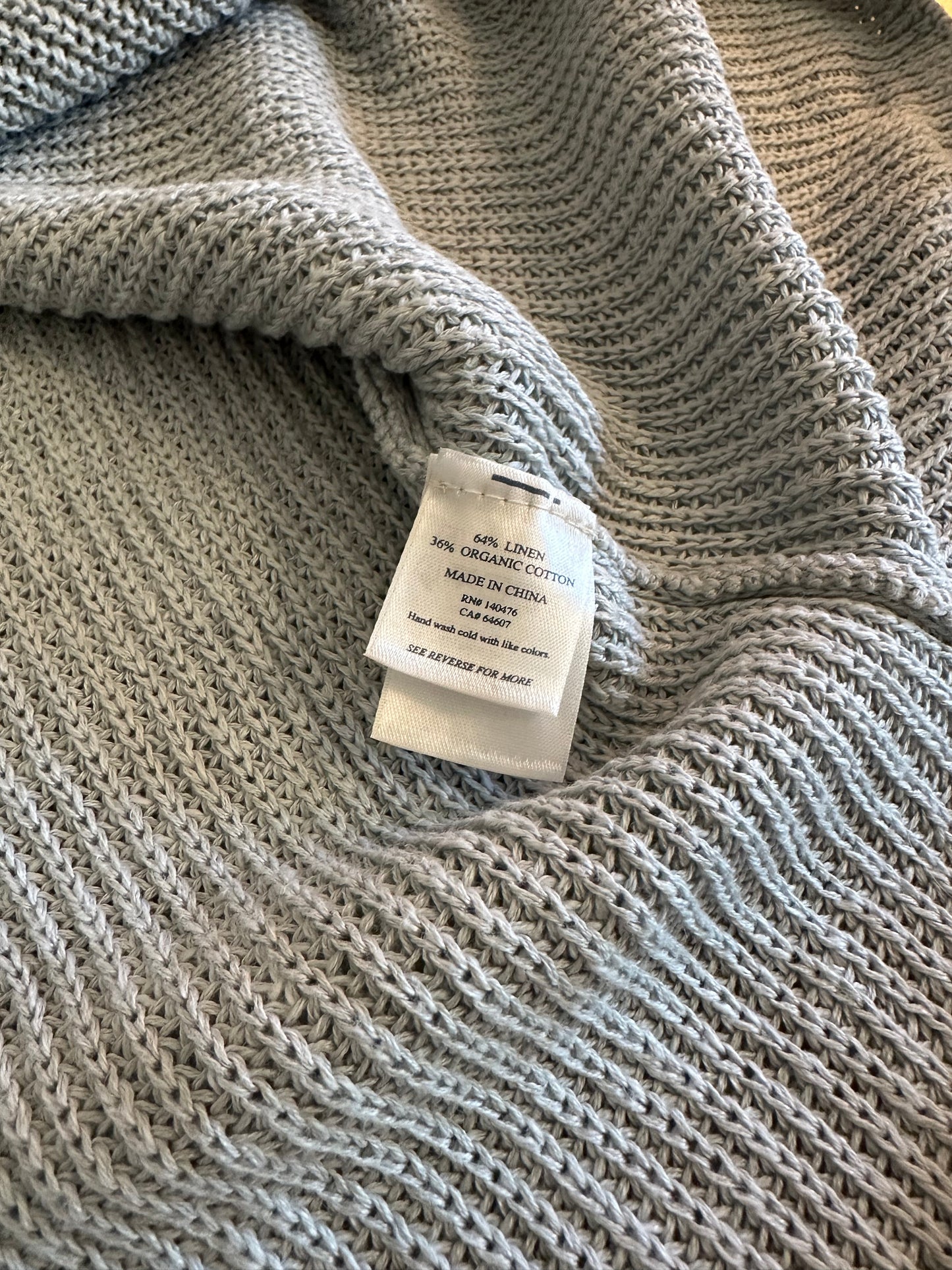 Faherty Miramar Linen V-Neck Sweater in Chalk Blue - Size Small