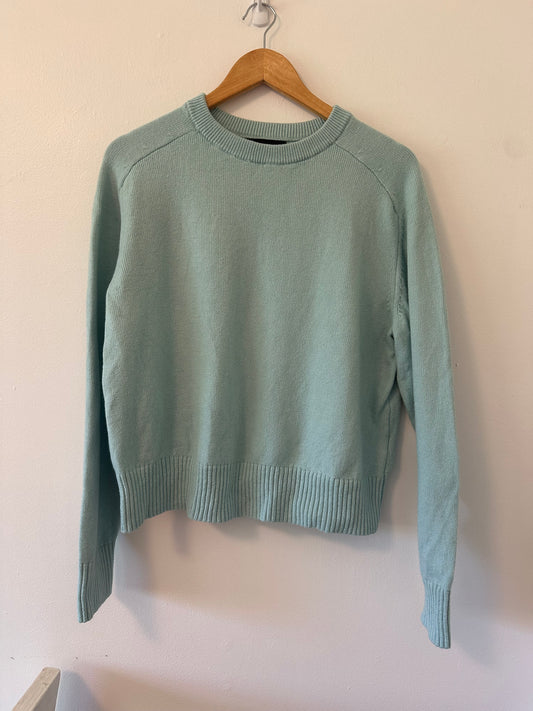 Banana Republic Perfectly Soft Crewneck Sweater in Blue Water - Size Small