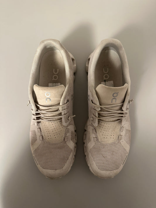 On Cloud 6 Sneakers - Lace Up and Slip On | Size 8.5