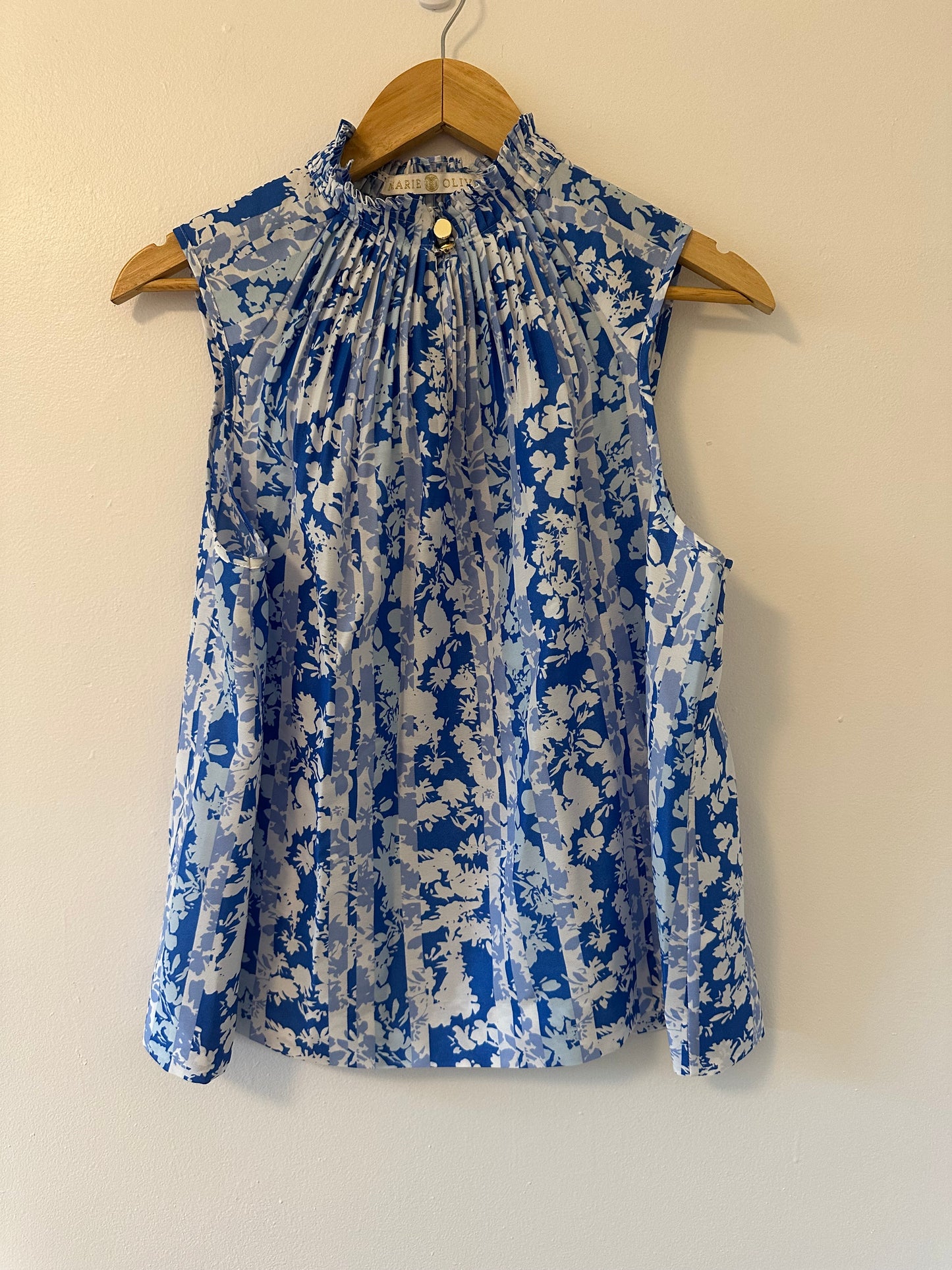 Marie Oliver Floral Blue Sleeveless Top Size Medium