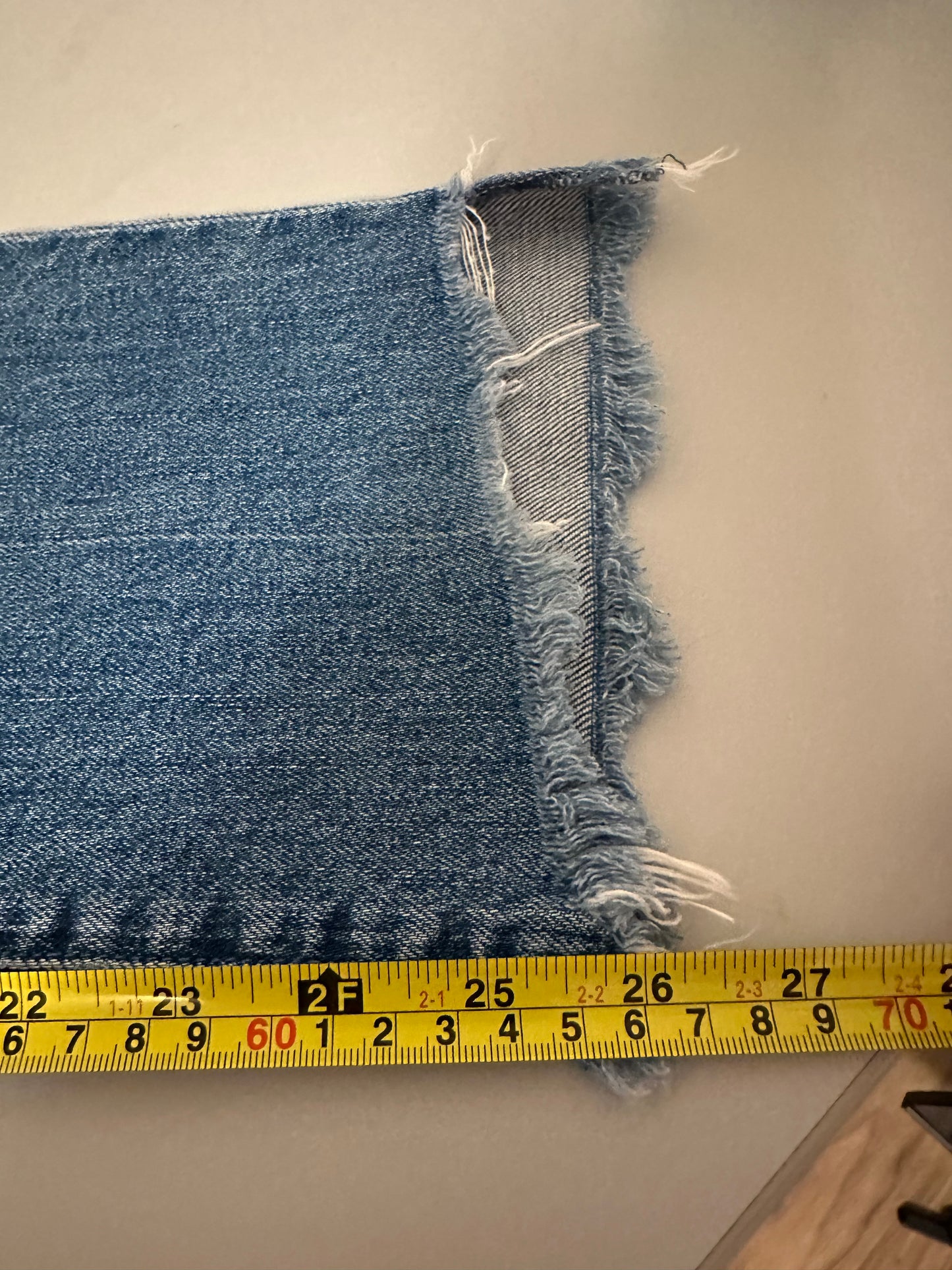 MOTHER The Insider Crop Step Chew Distressed Ankle Jeans | Size 29