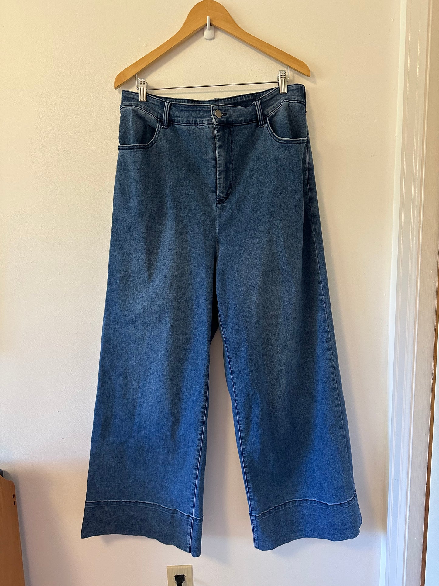 Universal Standard Carrie High Rise Wide Leg Jeans | Size 16