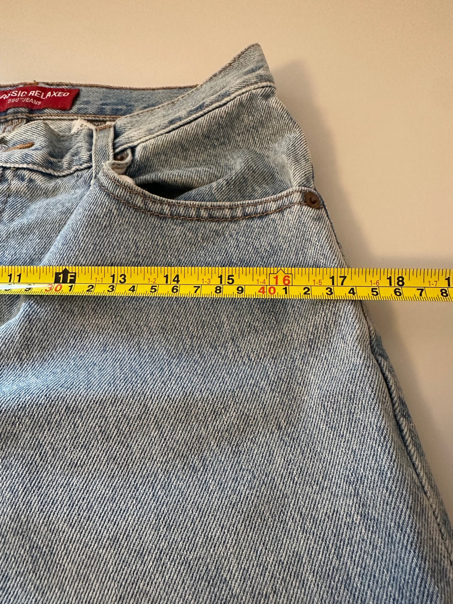 Levi's Vintage 90s Light Blue Classic Relaxed 550 Jeans | Size 6
