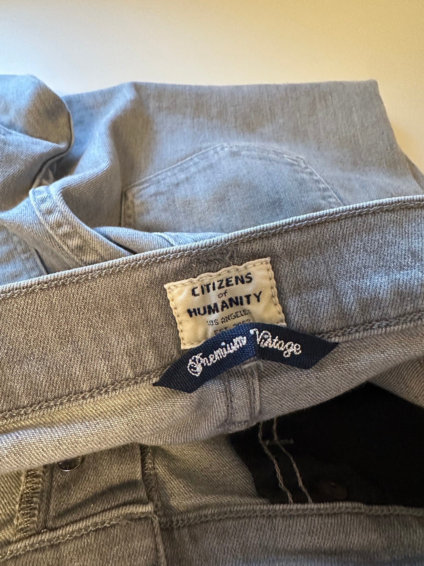 Citizens Of Humanity Emerson Slim Boyfriend Distressed Gray Skinny Jeans
