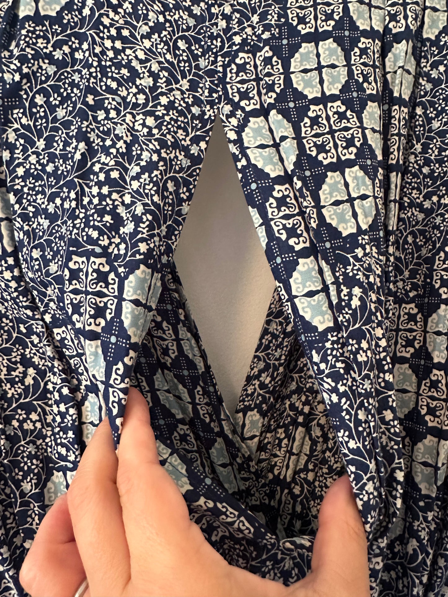 NWT Natalie Martin NAT Nico Navy and White Floral Maxi Dress | Size Small