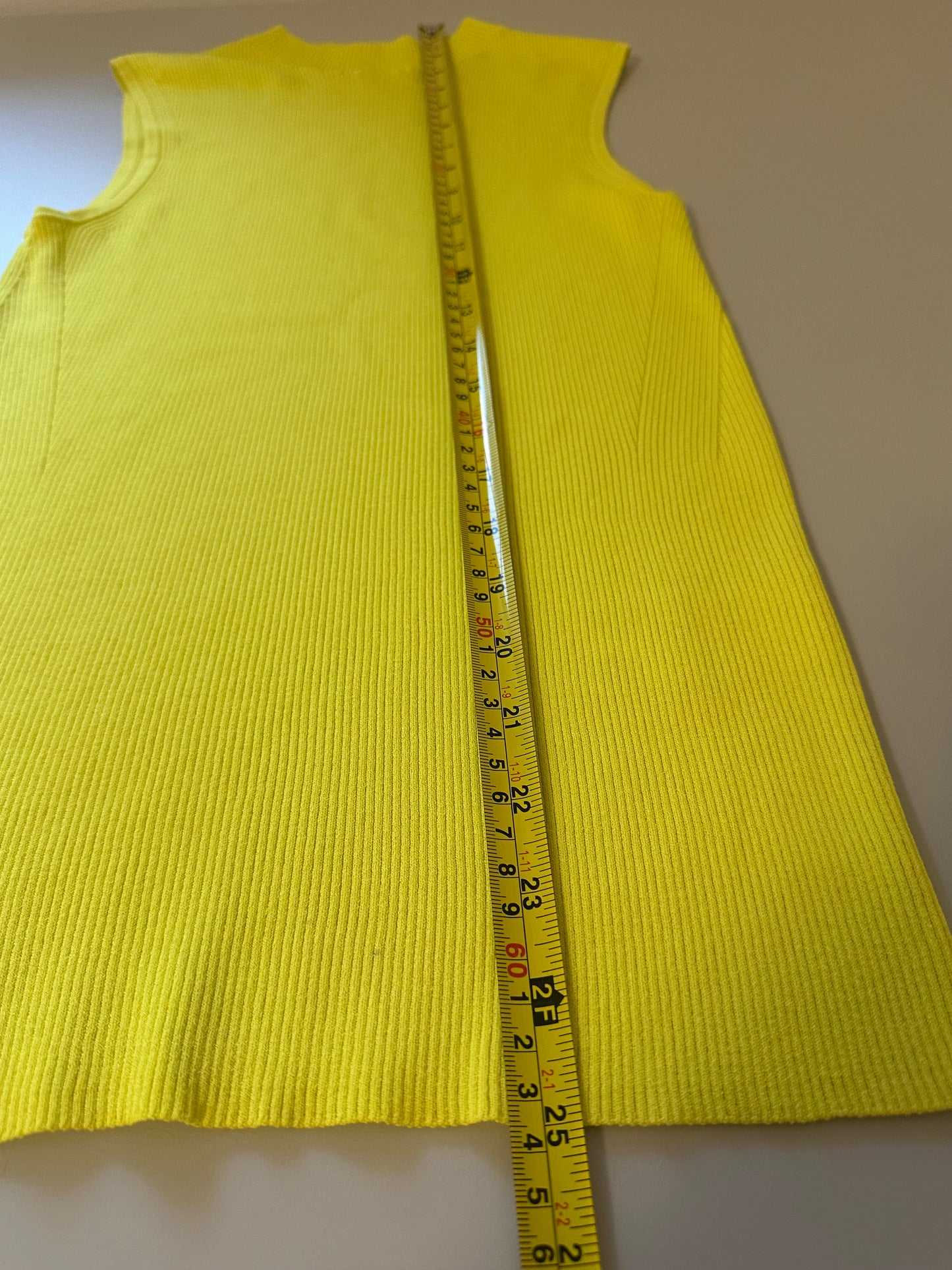 Boss Ribbed Yellow Sleeveless Mock Neck Tank Top | Size Large