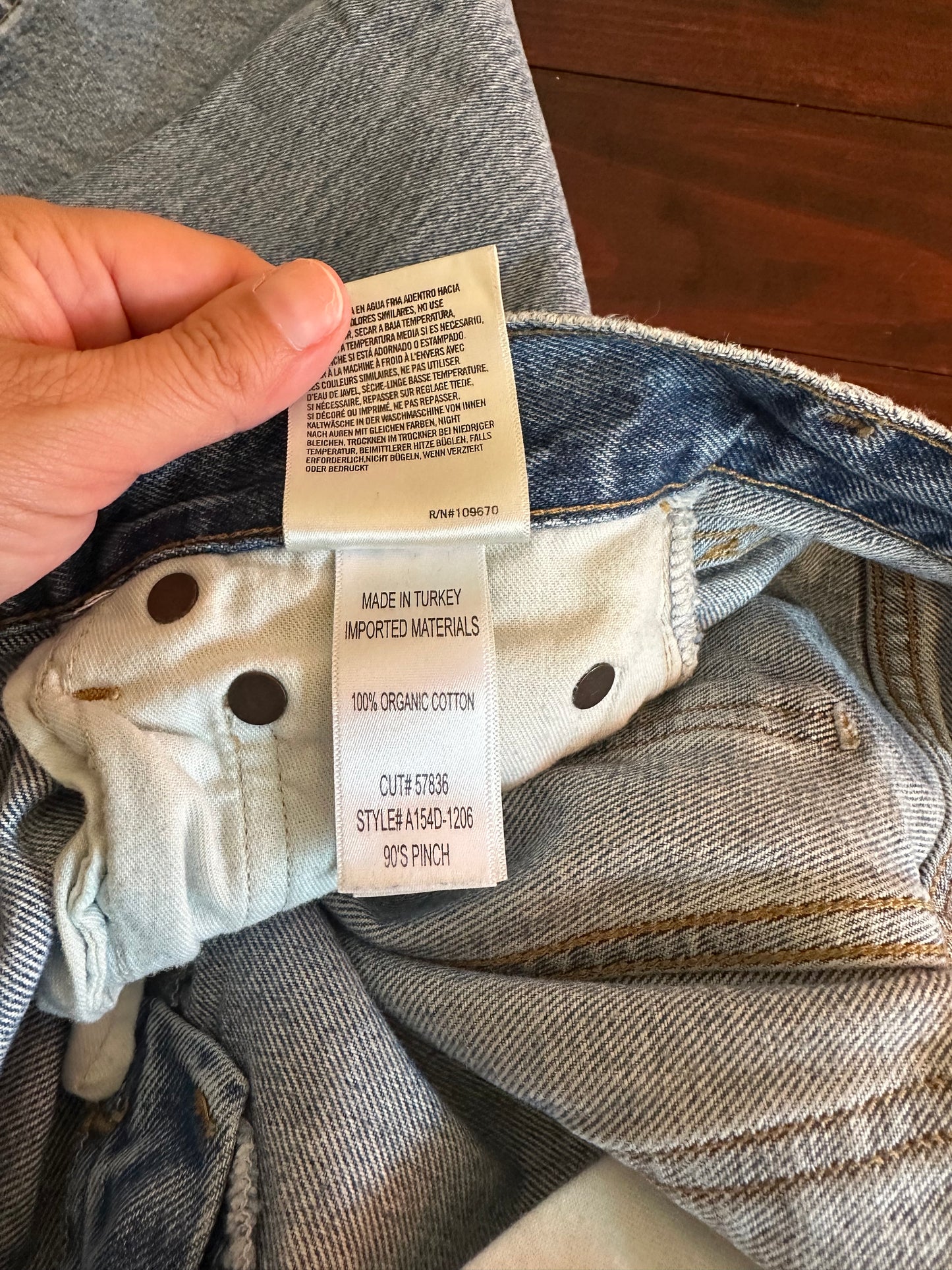Agolde Classic Blue Denim 90s Pinch Waist Jeans - Size 24