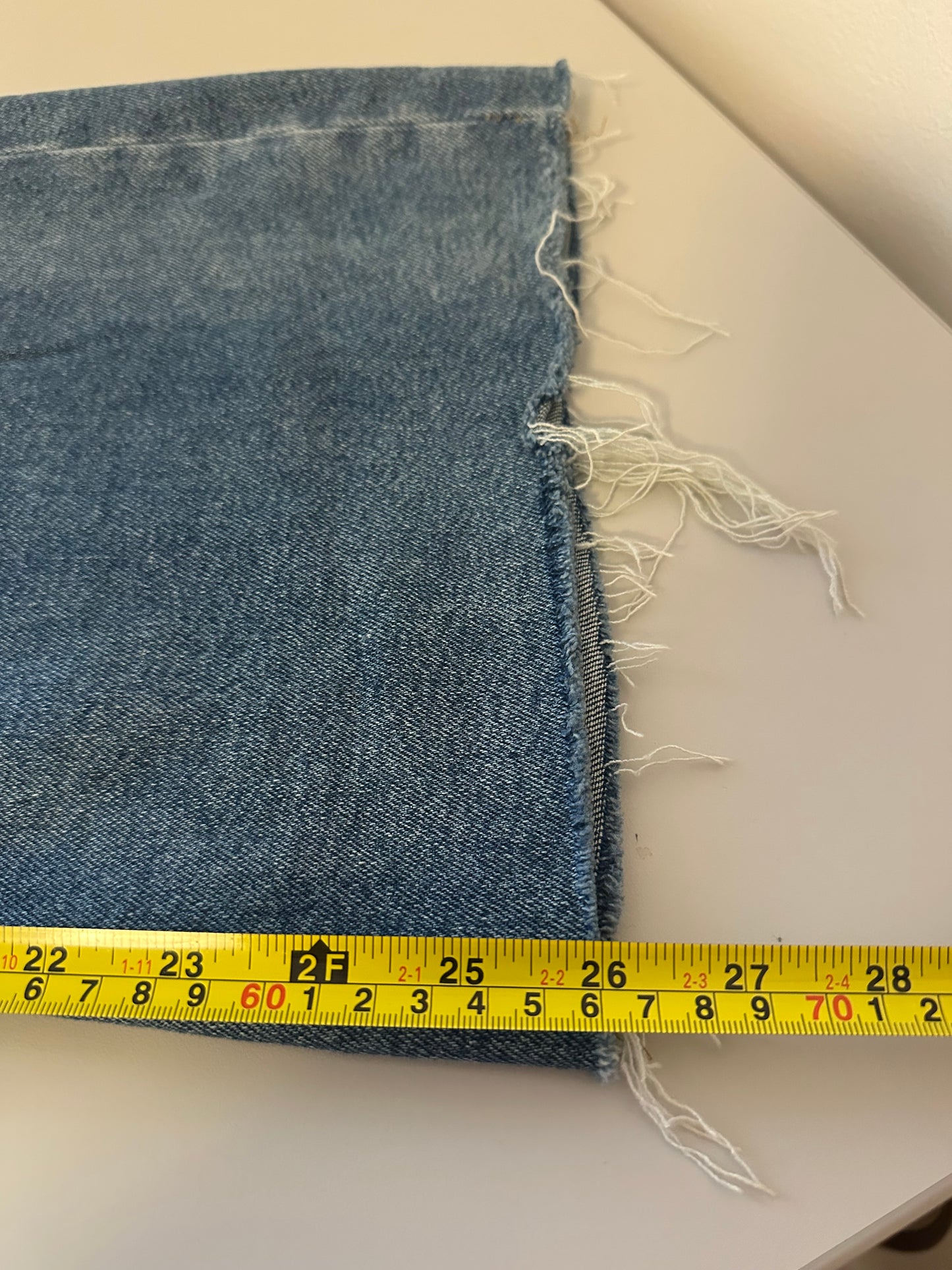 7 For All Mankind The Ultra High Rise Cropped Jo Blue Distressed Jeans | Size 31