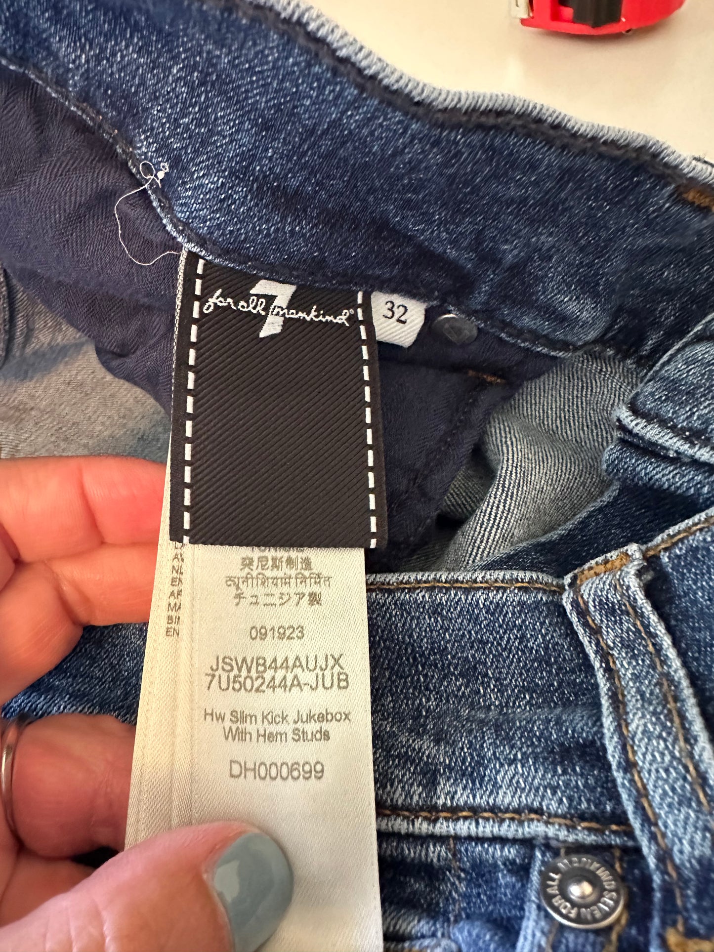 7 For All Mankind High Waist Slim Kick Jukebox with Hem Studs | Size 32