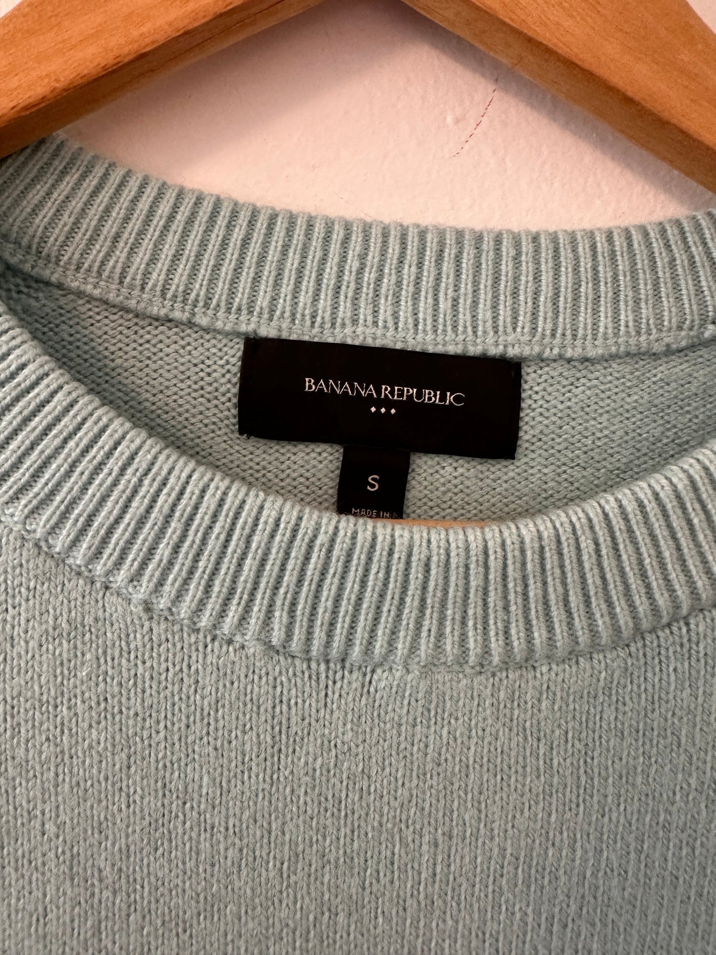 Banana Republic Perfectly Soft Crewneck Sweater in Blue Water - Size Small