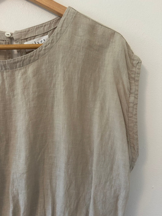 Velvet by Graham & Spencer Light Tan Haylie Linen Crop Blouse - Size XS
