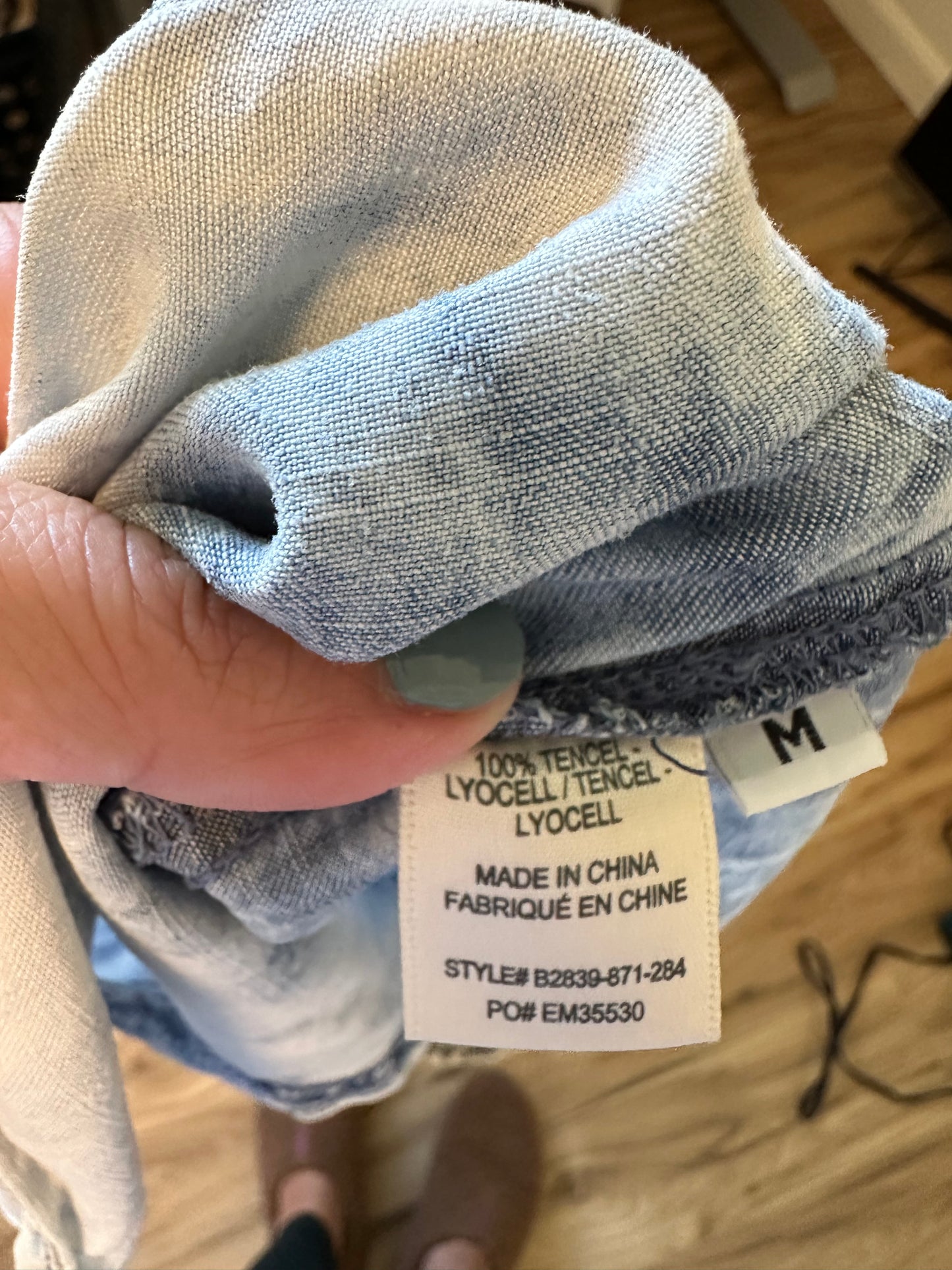 Bella Dahl Tencel Light Blue Patterned Sleeveless Collared Shirt | Size Medium