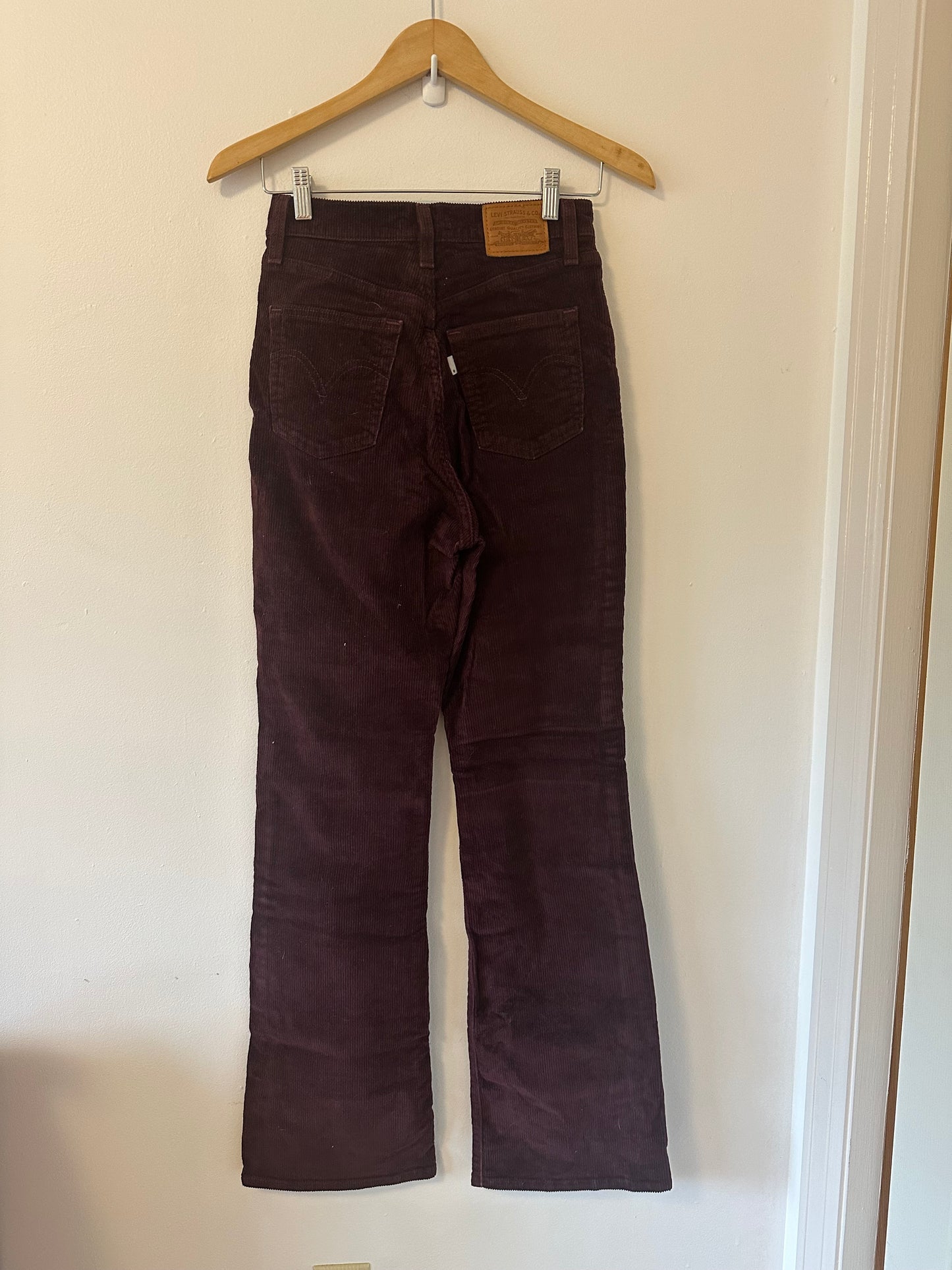 Levi's Ribcage Bootcut Deep Burgundy Corduroy Jeans | Size 26