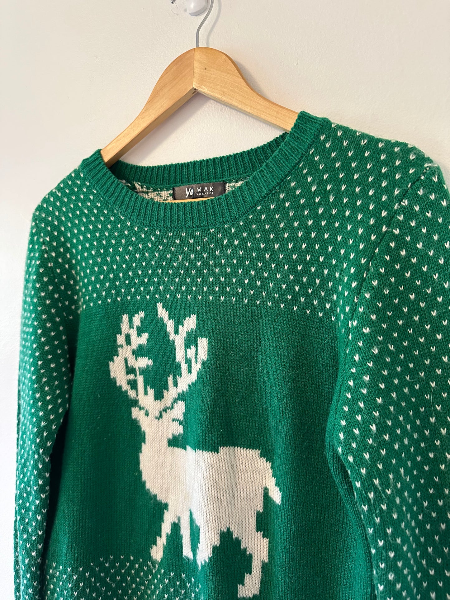 Ye Mak Green Sweater with Reindeer Design - Size Small