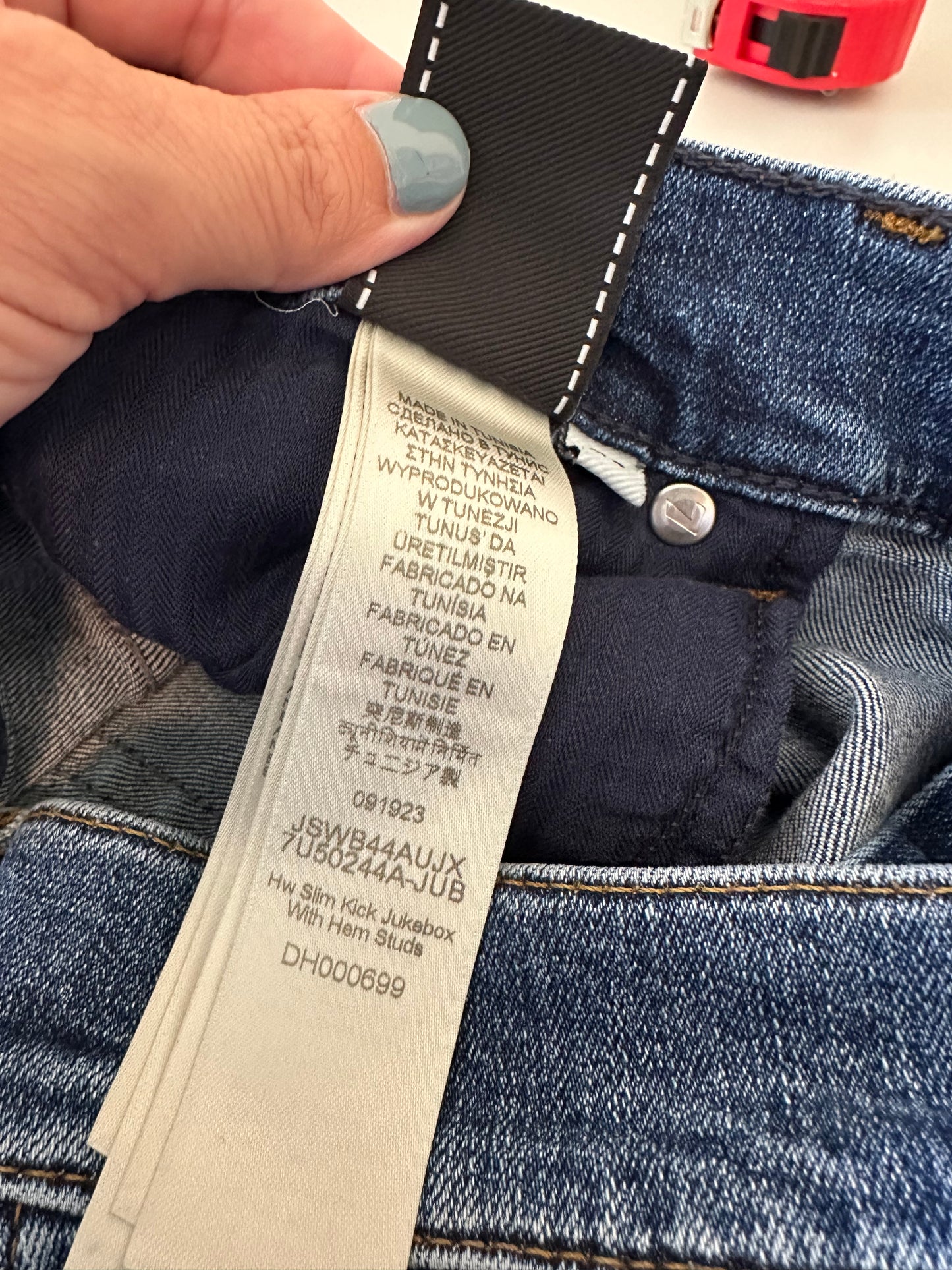 7 For All Mankind High Waist Slim Kick Jukebox with Hem Studs | Size 32