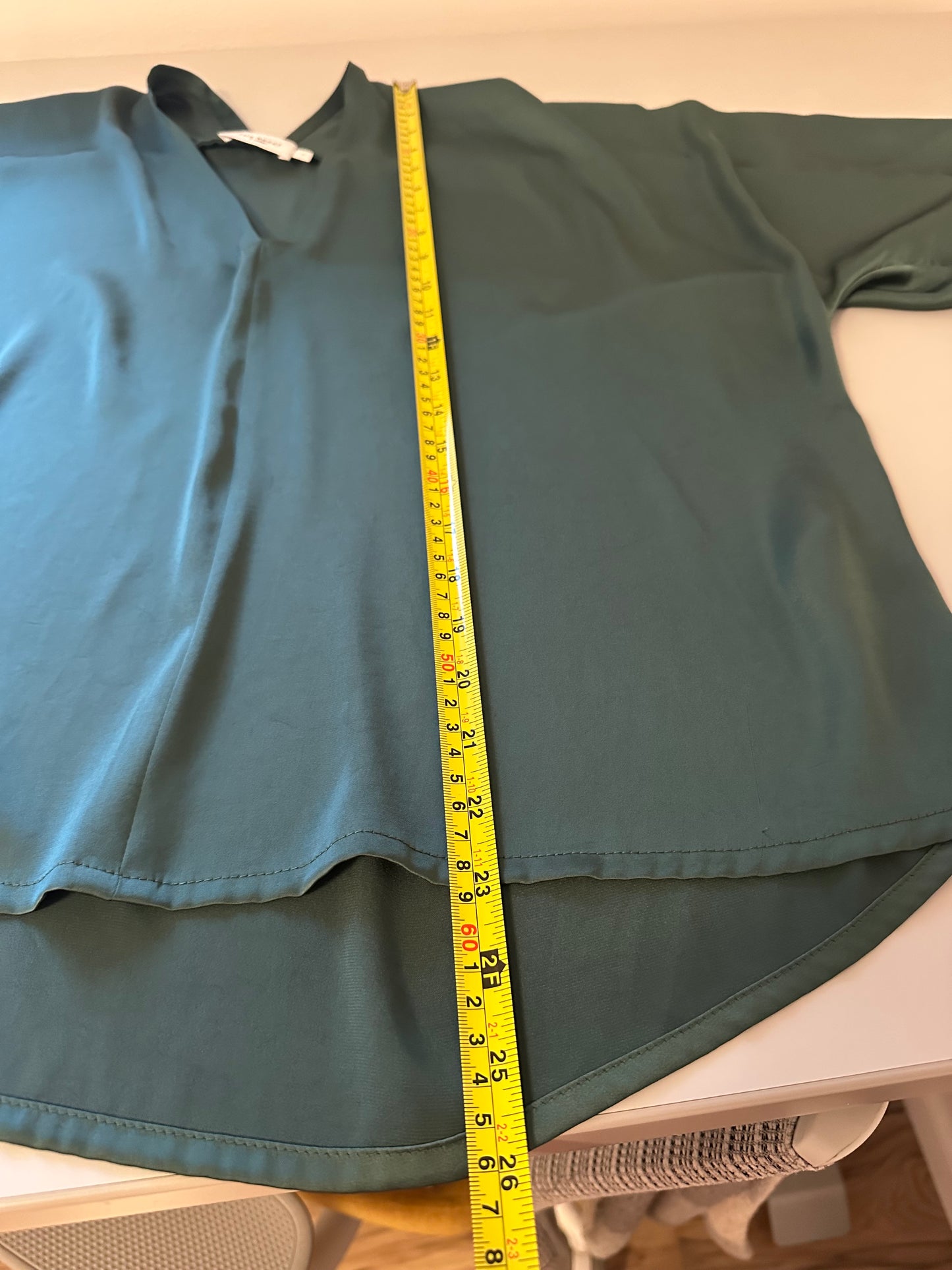 The Reset R Label Deep Green V-Neck Silky Loose Blouse | Size Medium