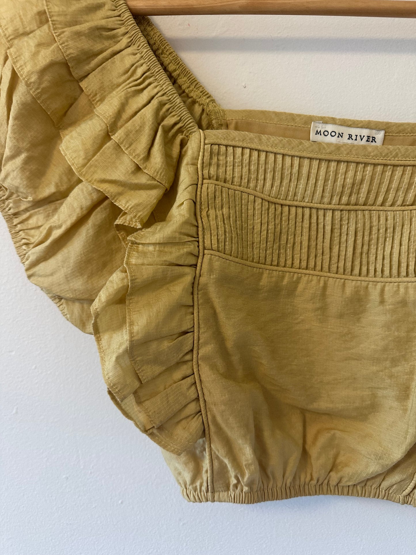 Moon River Puff Sleeve Yellow Ruffled Cropped Blouse | Size XS